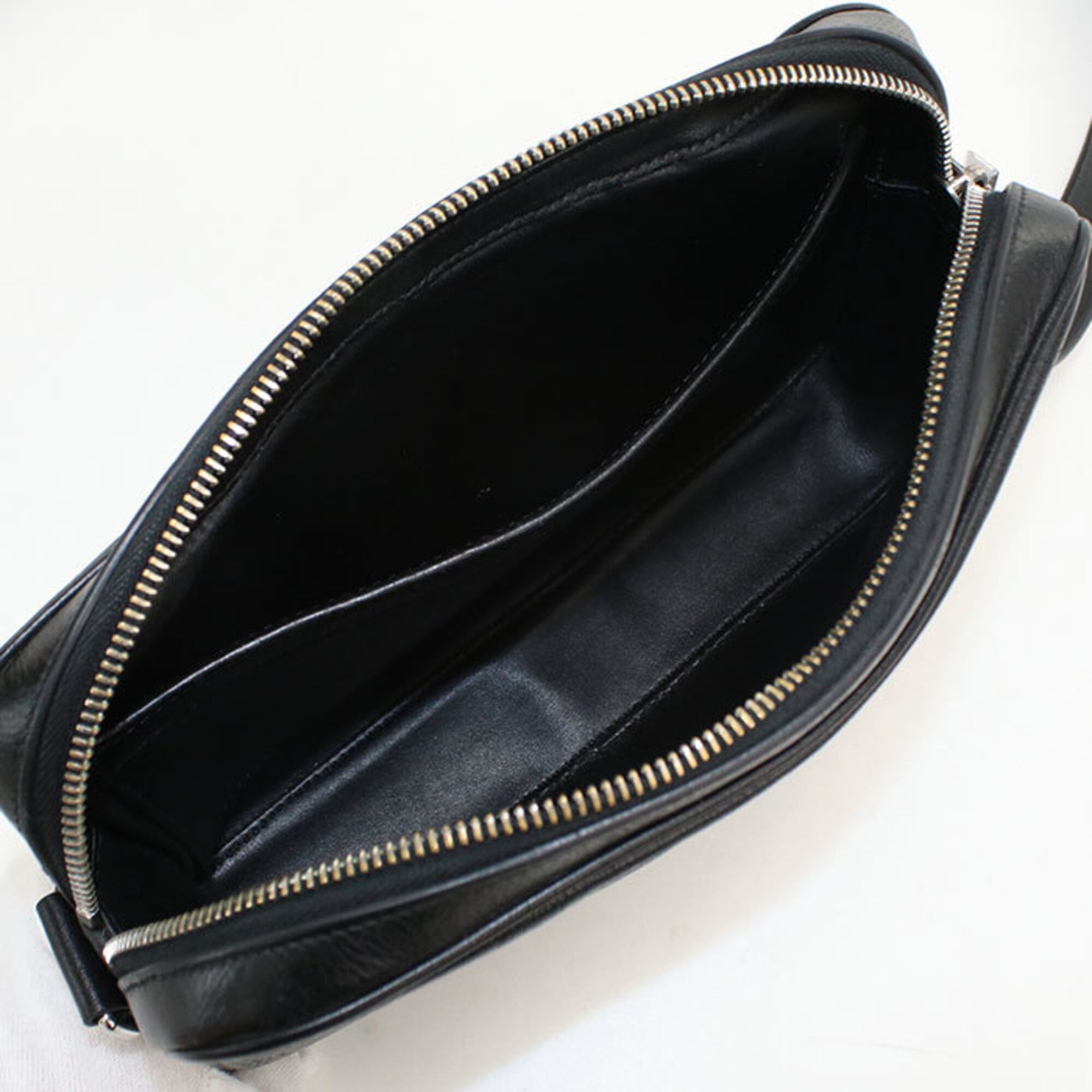Celine Black Leather Messenger Bag Shoulder Bag (Pre-Owned)