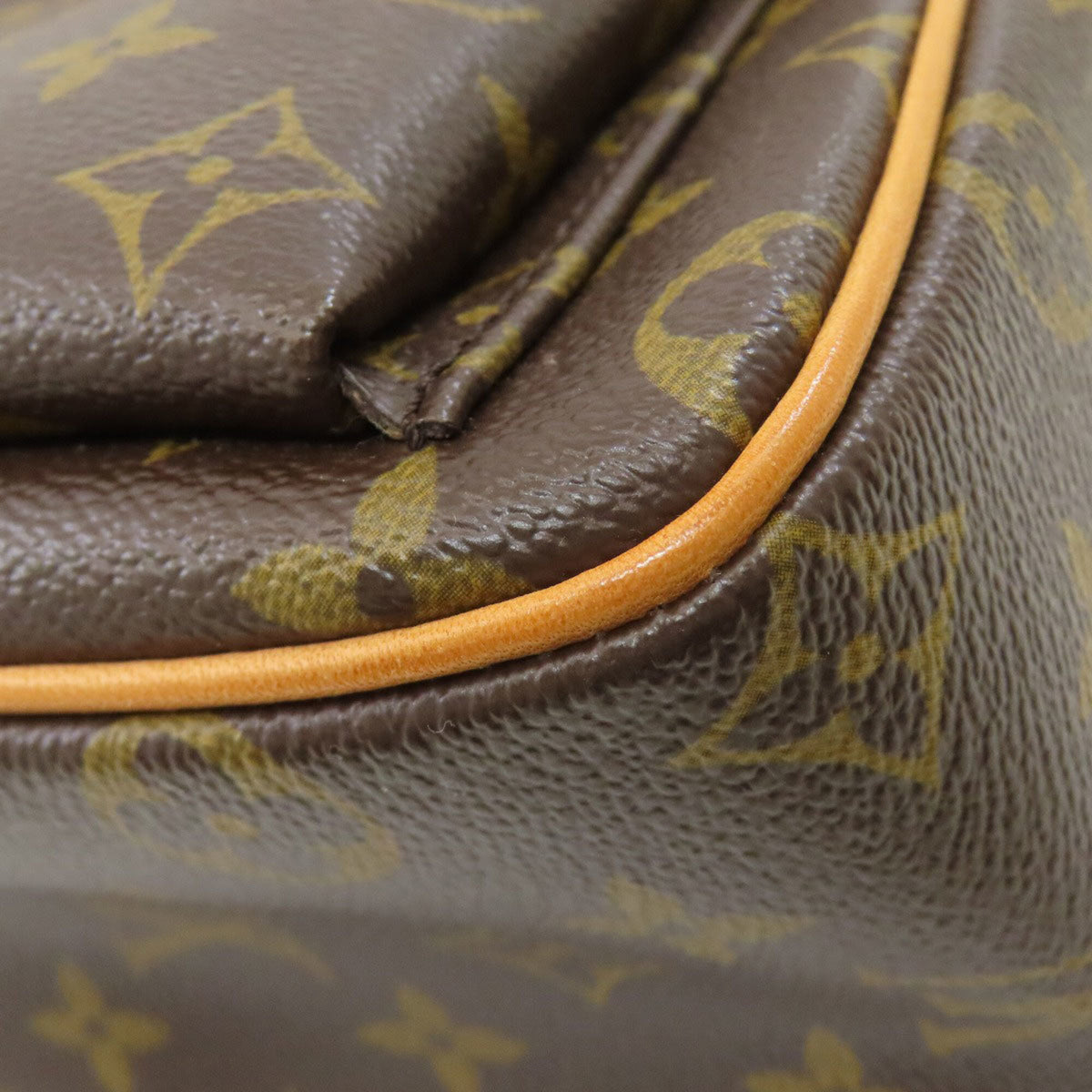 Louis Vuitton Brown Monogram Monogram Canvas Shoulder Bag (Pre-Owned)