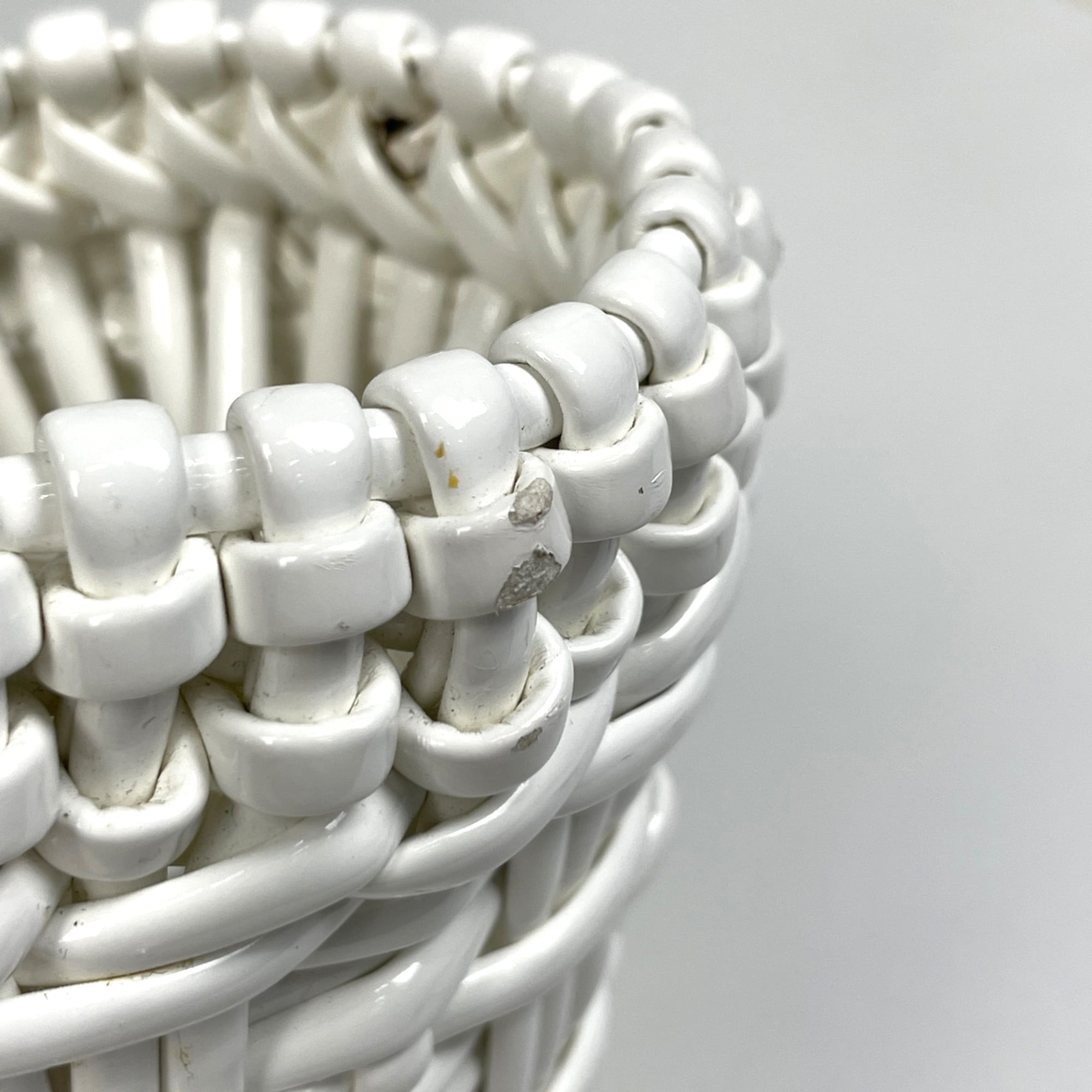 Balenciaga White Patent Leather Basket Handbag (Pre-Owned)