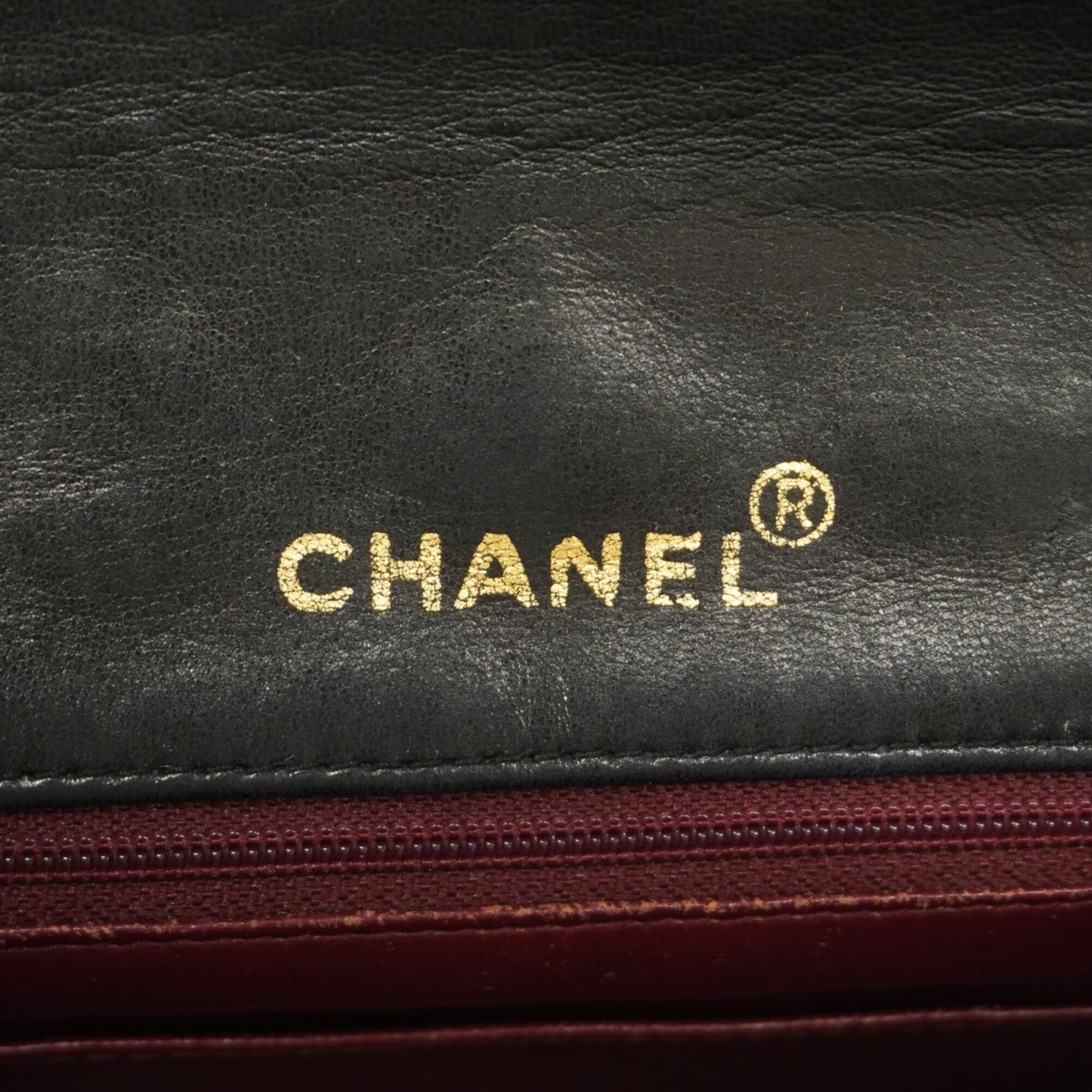 Chanel Black Leather Shoulder Bag (Pre-Owned)