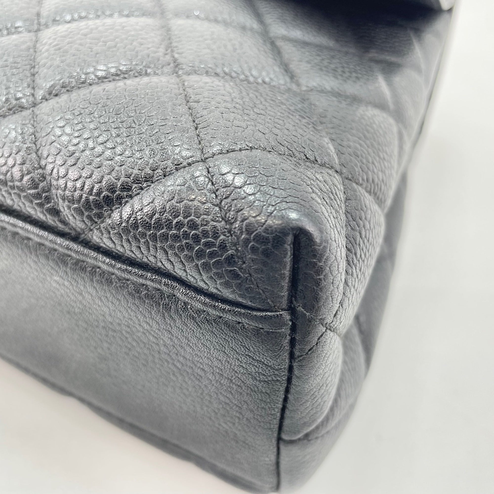 Chanel Black Handbag (Pre-Owned)