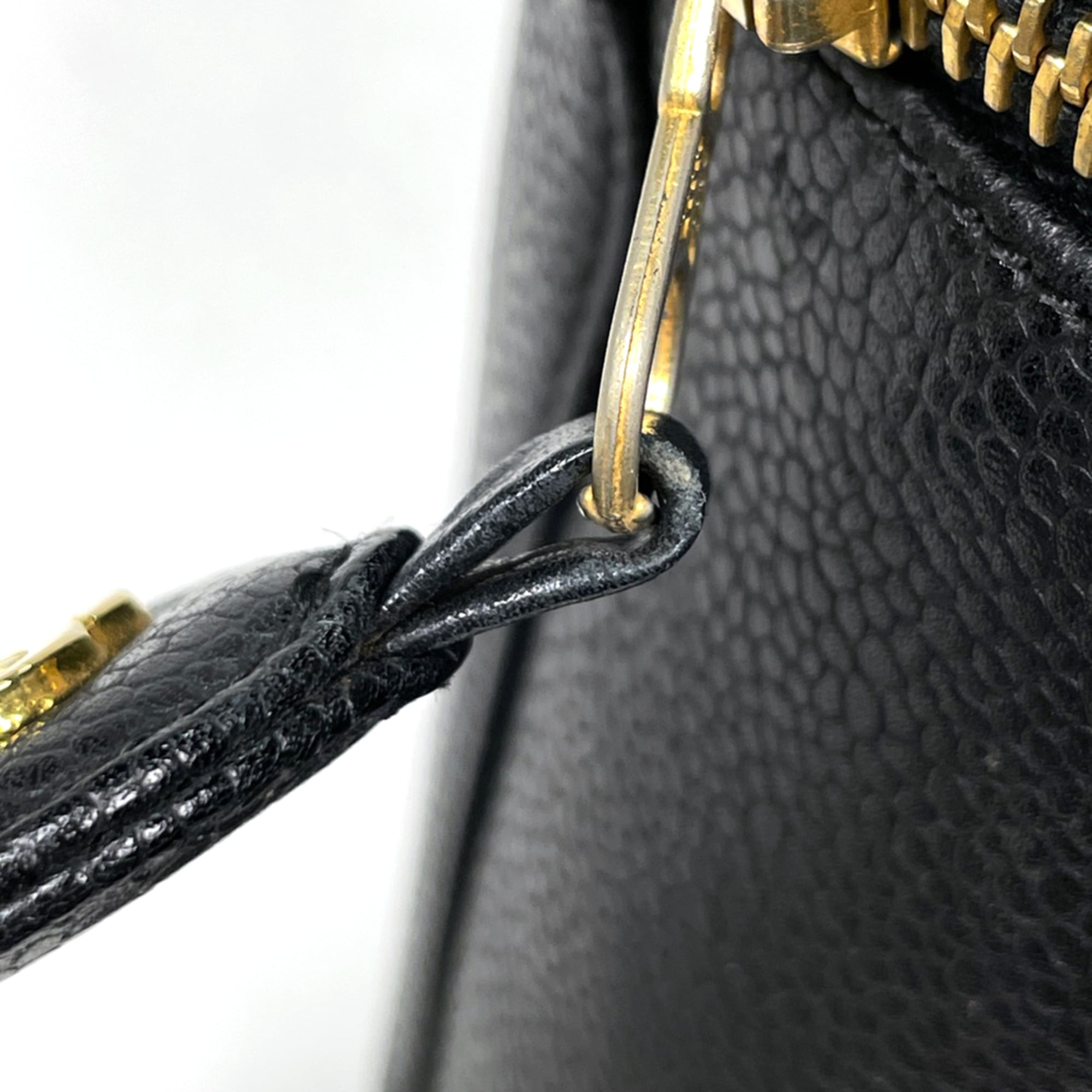 Chanel Black Grained Calfskin Pouch Vanity Bag (Pre-Owned)