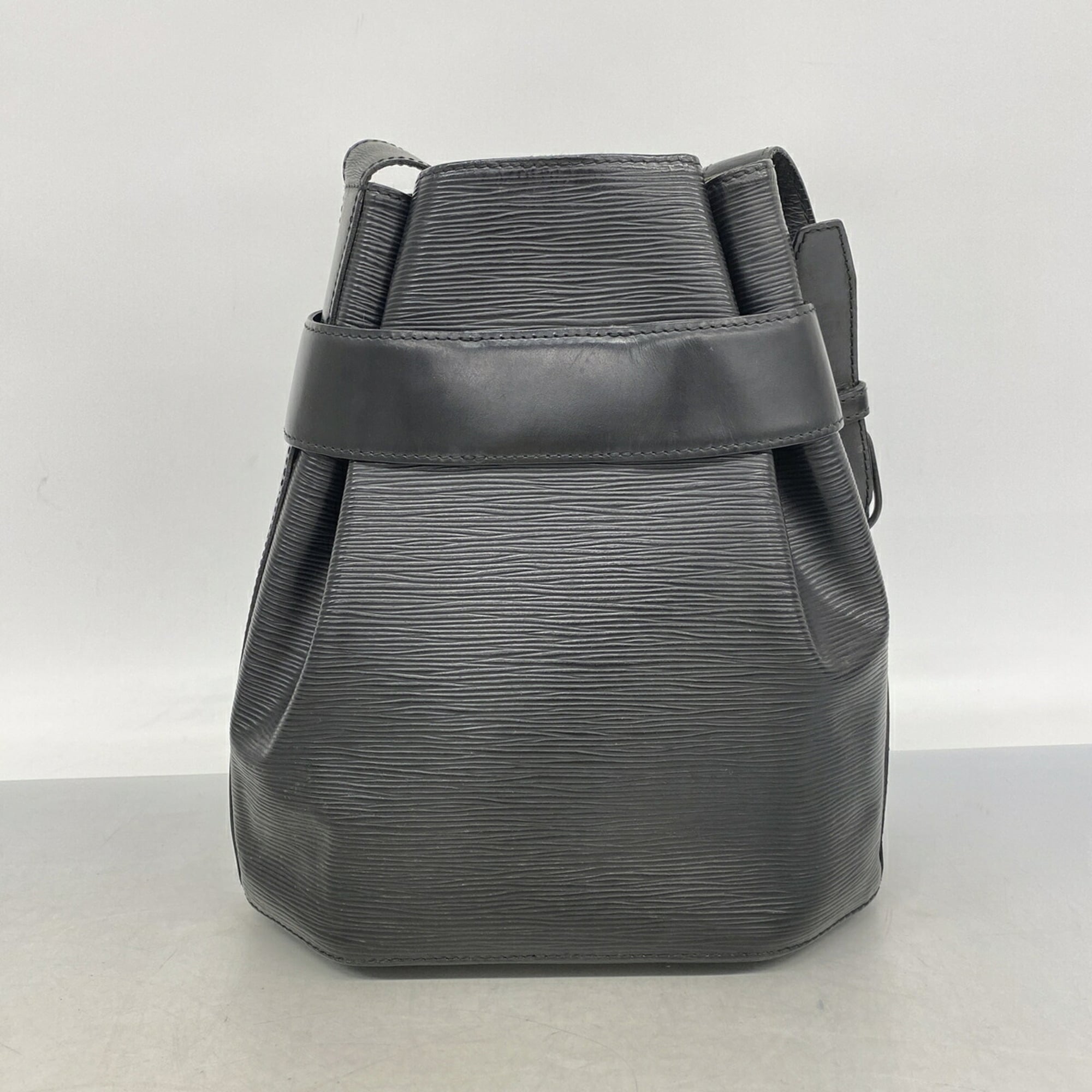Louis Vuitton Noir Shoulder Bag (Pre-Owned)