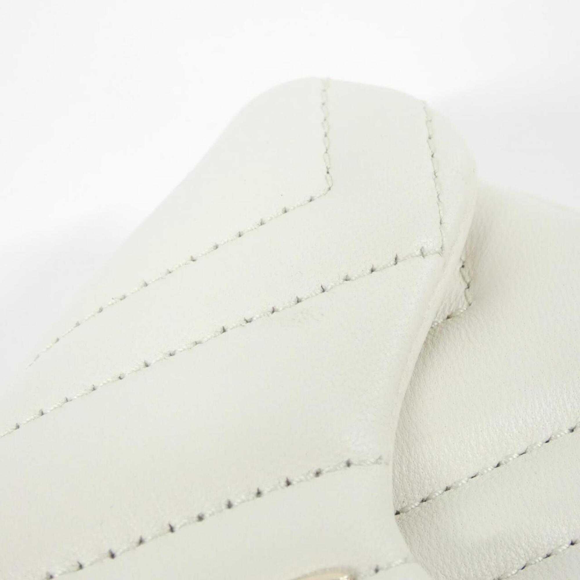 Gucci White Leather Shoulder Bag (Pre-Owned)