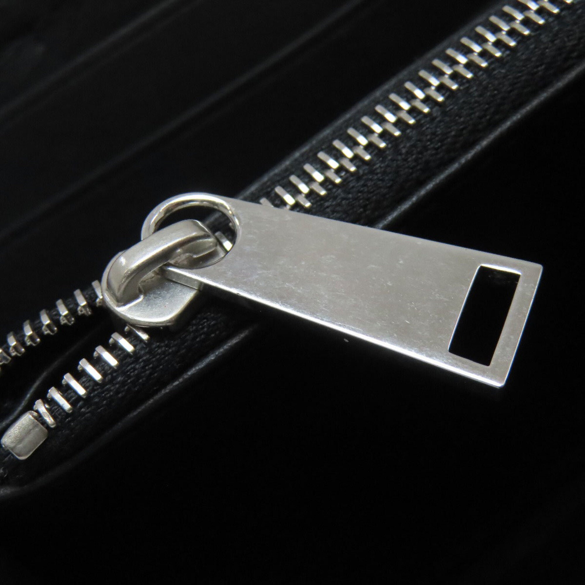 Bottega Veneta Black Leather Long Wallet (Bi-Fold) (Pre-Owned)