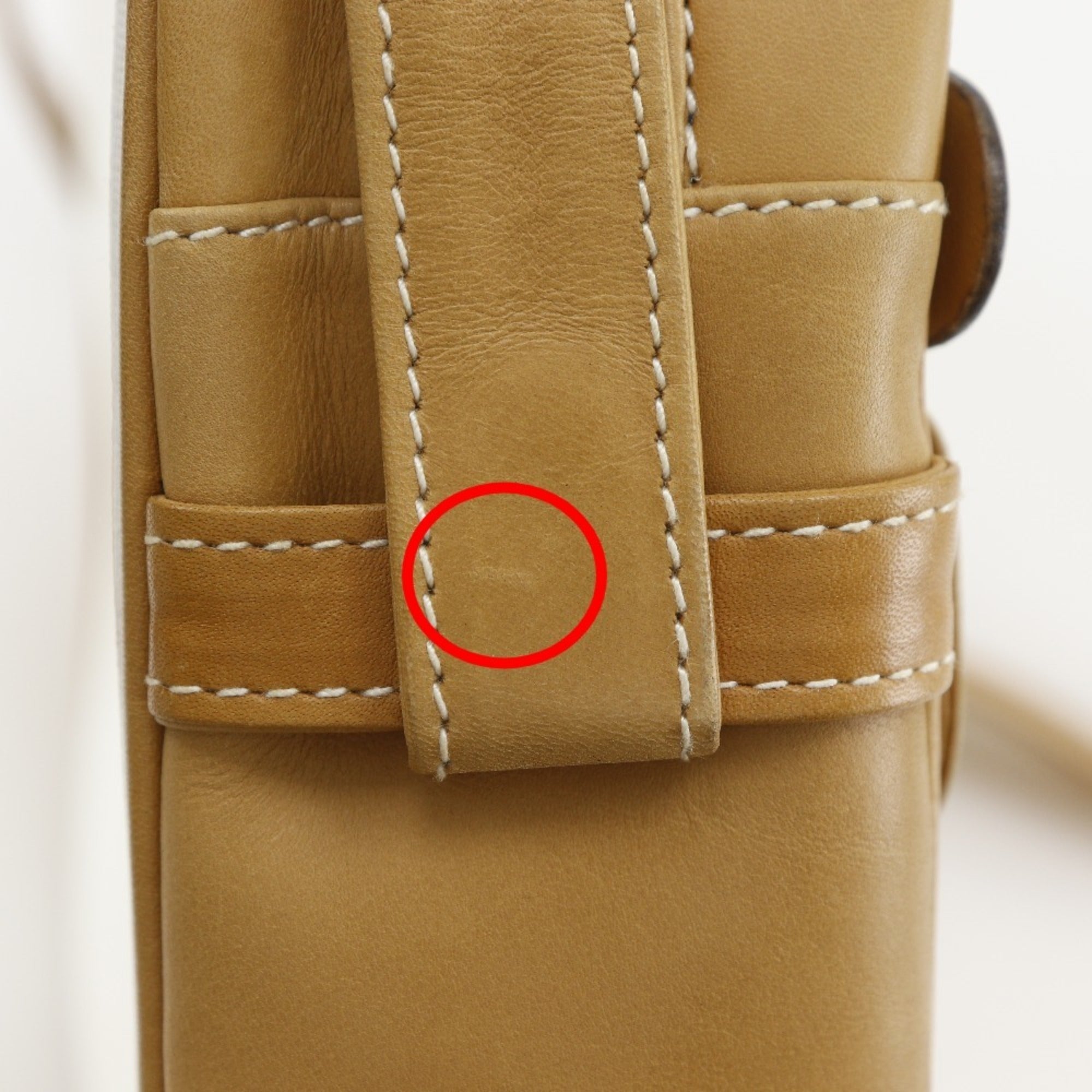 Gucci Beige Leather Shoulder Bag (Pre-Owned)