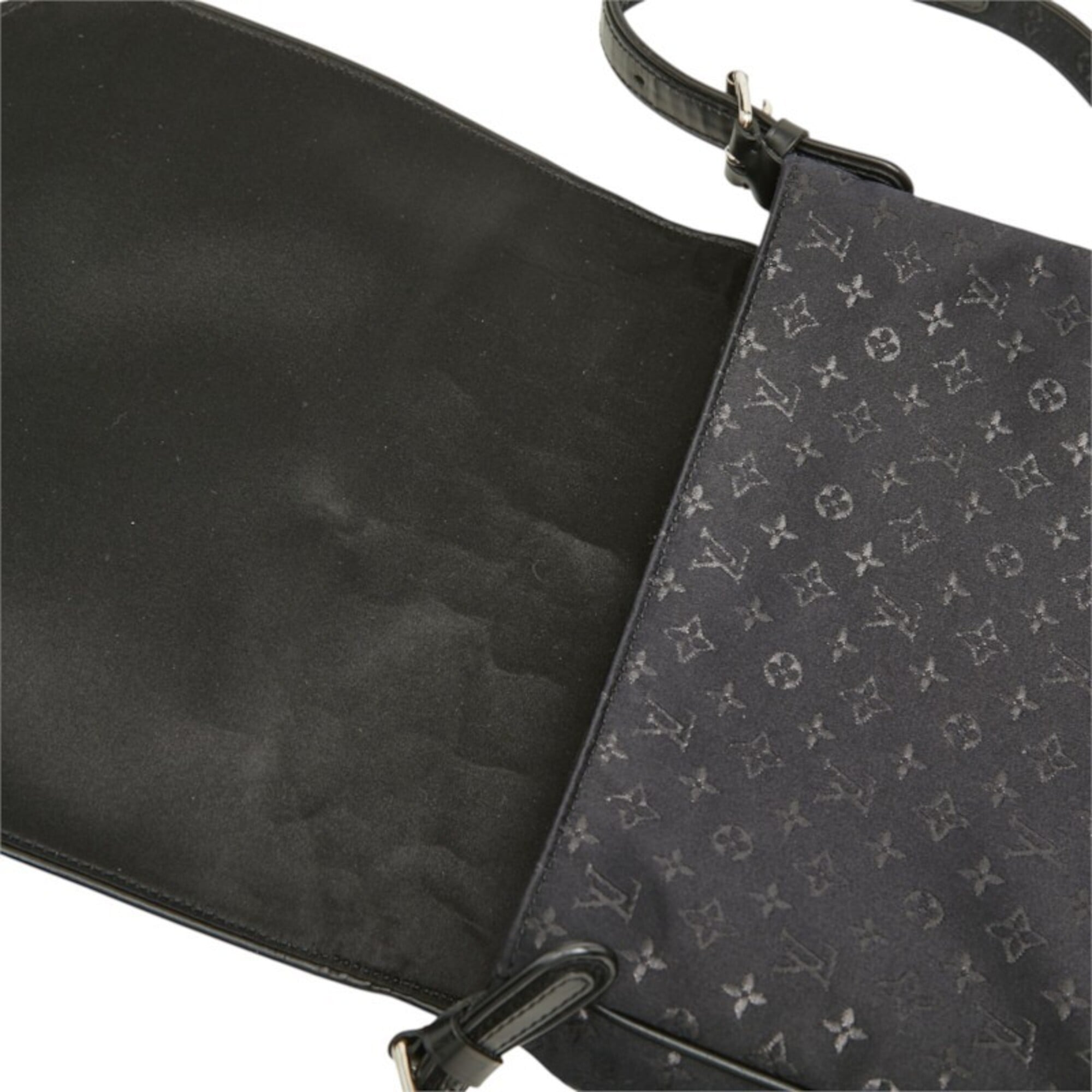 Louis Vuitton Black Noir Satin Leather Shoulder Bag (Pre-Owned)