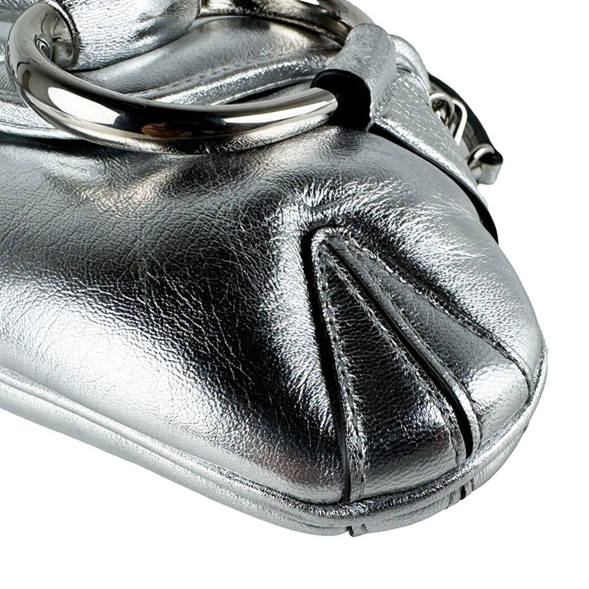 Gucci Silver Leather Shoulder Bag (Pre-Owned)