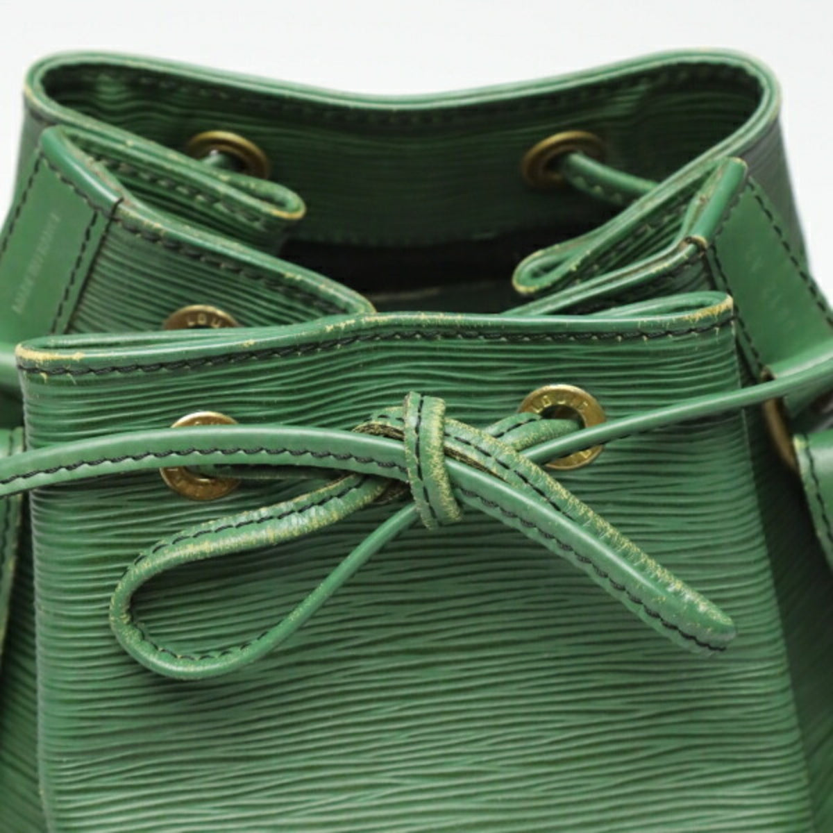 Louis Vuitton Borneo Green Epi Leather Shoulder Bag (Pre-Owned)