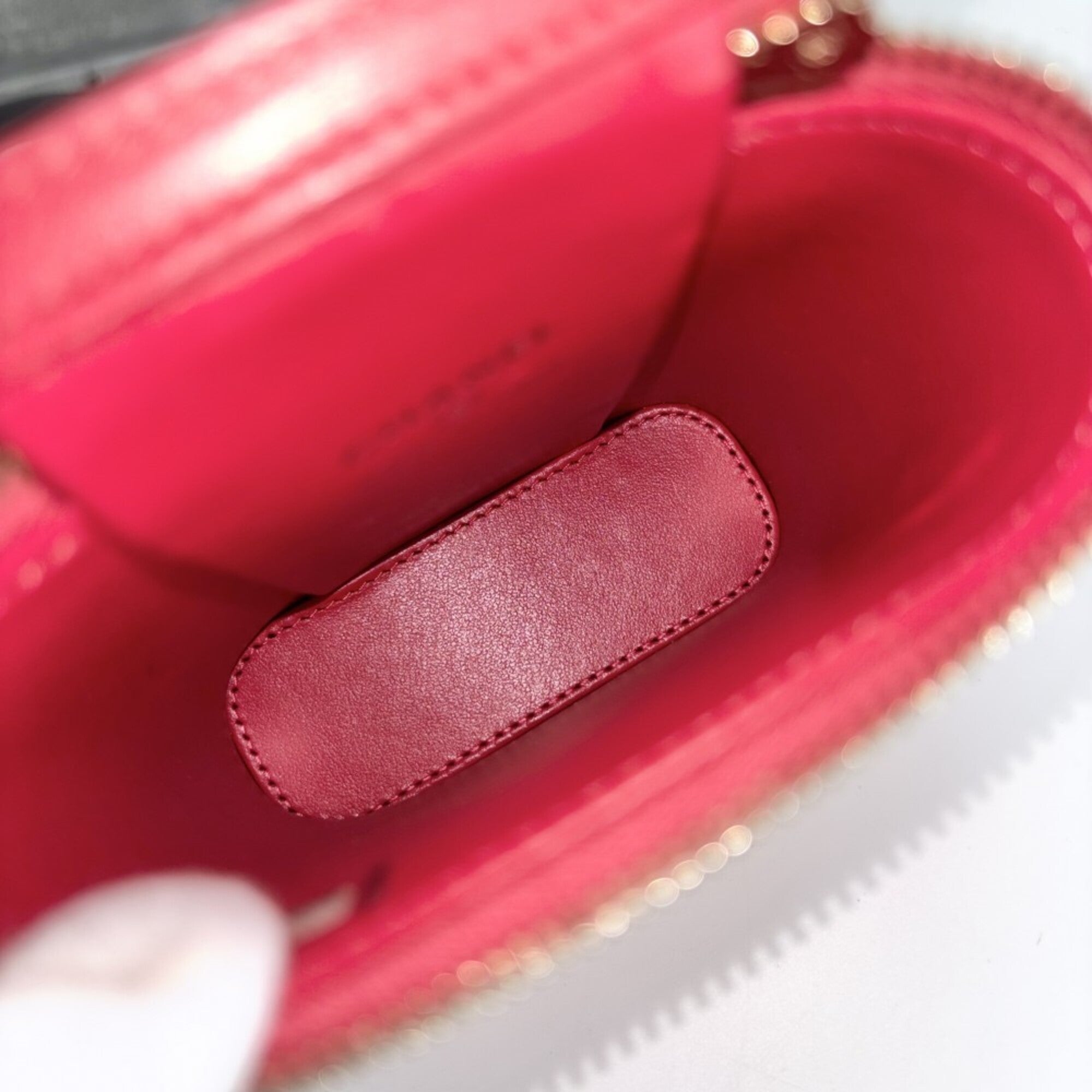 Chanel Matelasse Red Color Grained Calfskin Pochette Shoulder Bag (Pre-Owned)