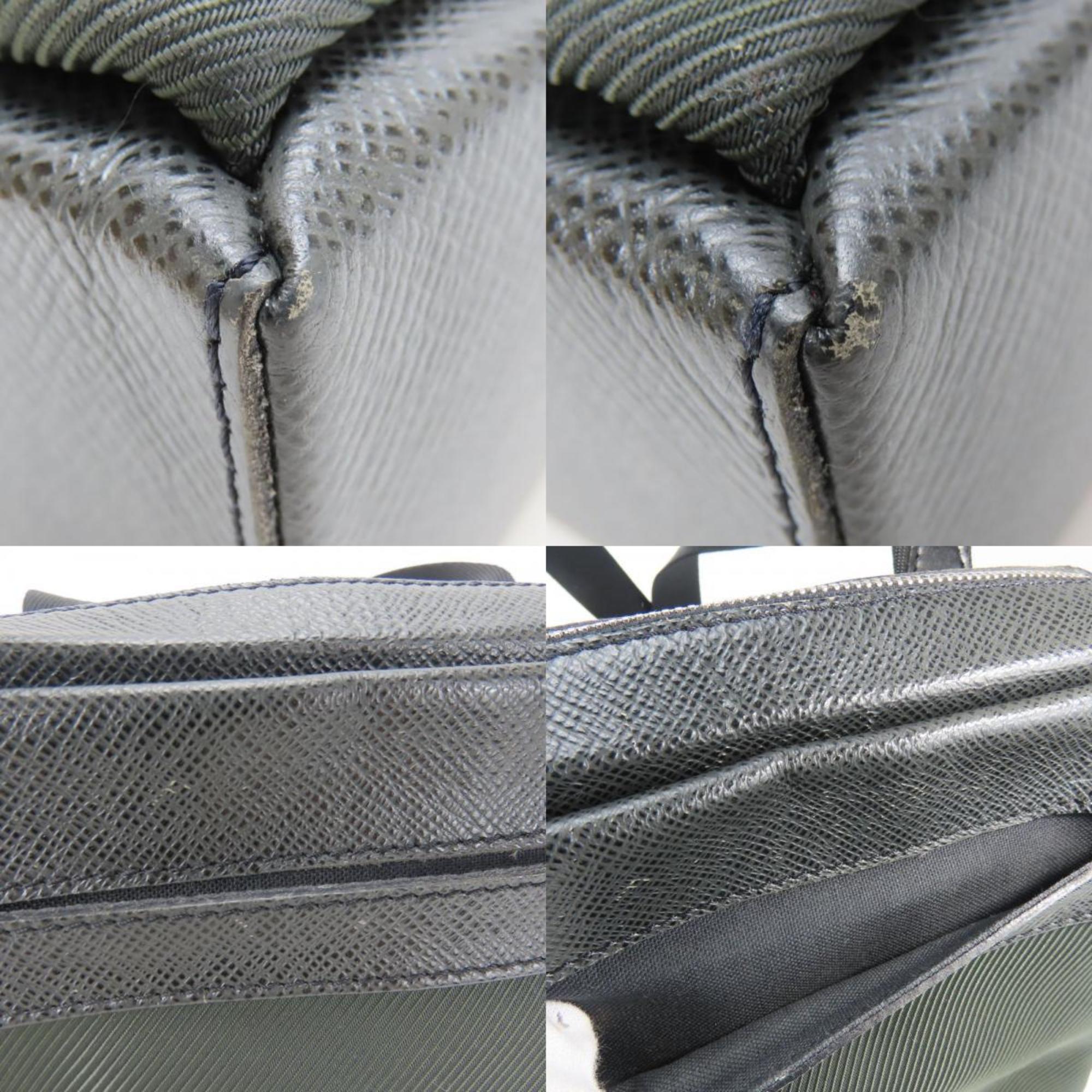 Louis Vuitton Ardoise Moss Green Taiga Leather Shoulder Bag (Pre-Owned)