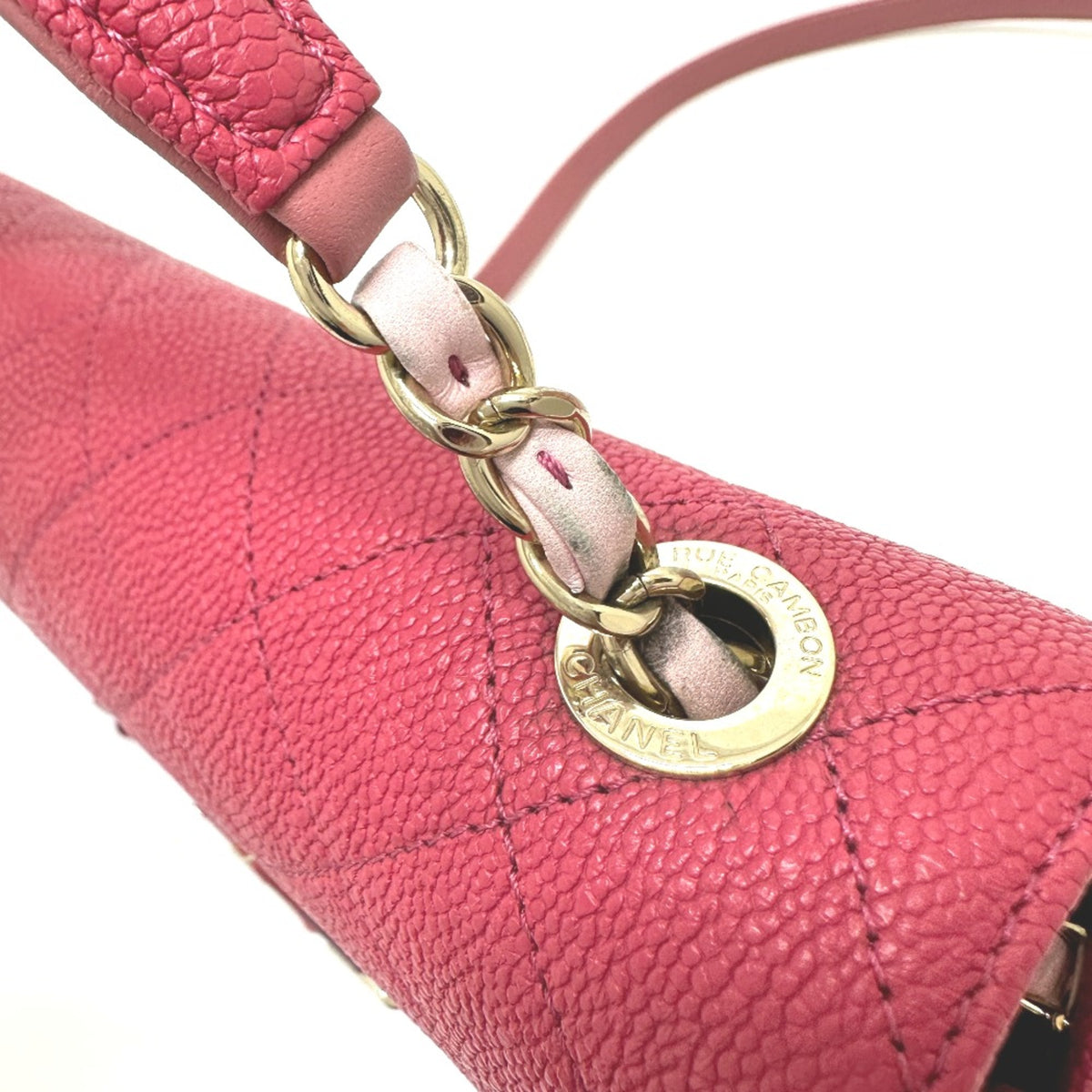 Chanel Pink Leather Shoulder Bag (Pre-Owned)