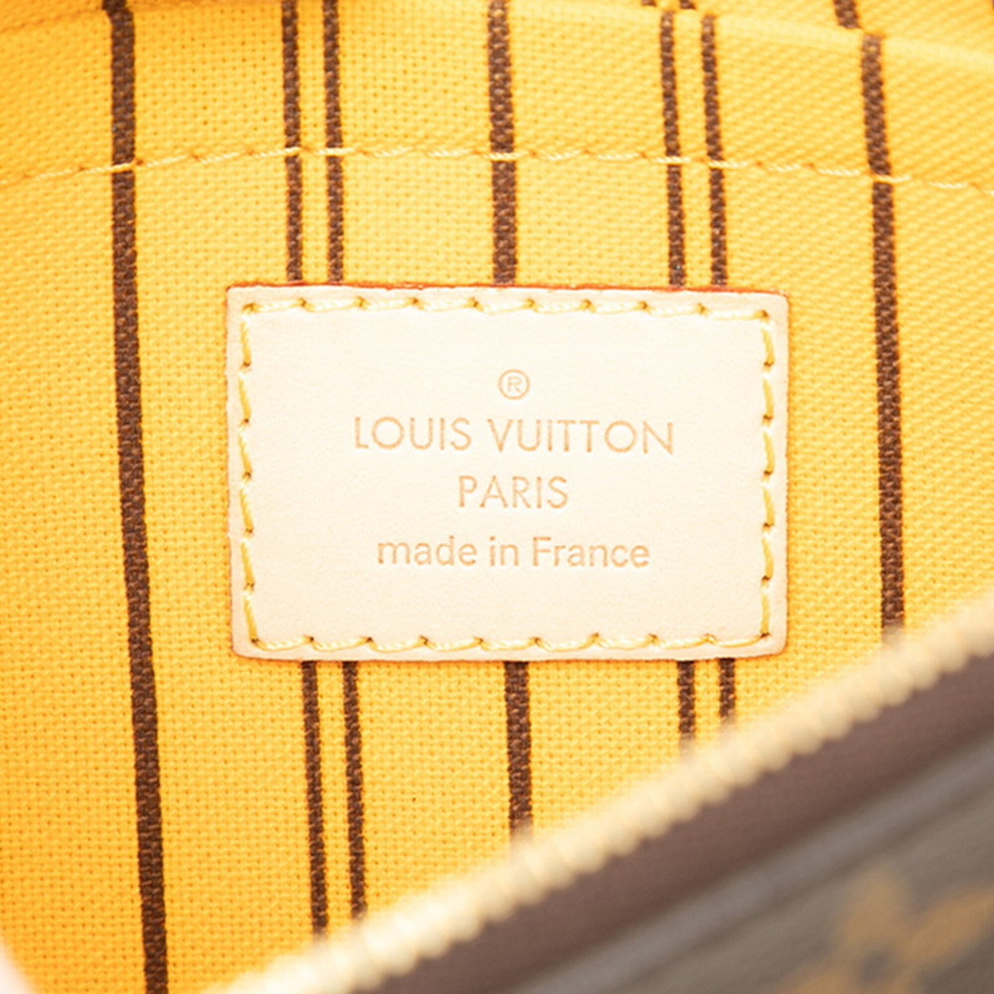Louis Vuitton Brown Monogram Monogram Pvc Leather Handbag Pouch (Pre-Owned)