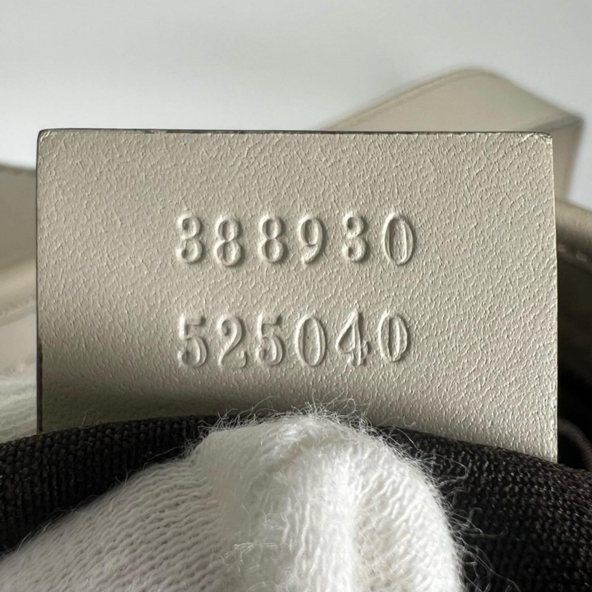 Gucci Beige Beige Gold Gg Canvas Shoulder Bag (Pre-Owned)