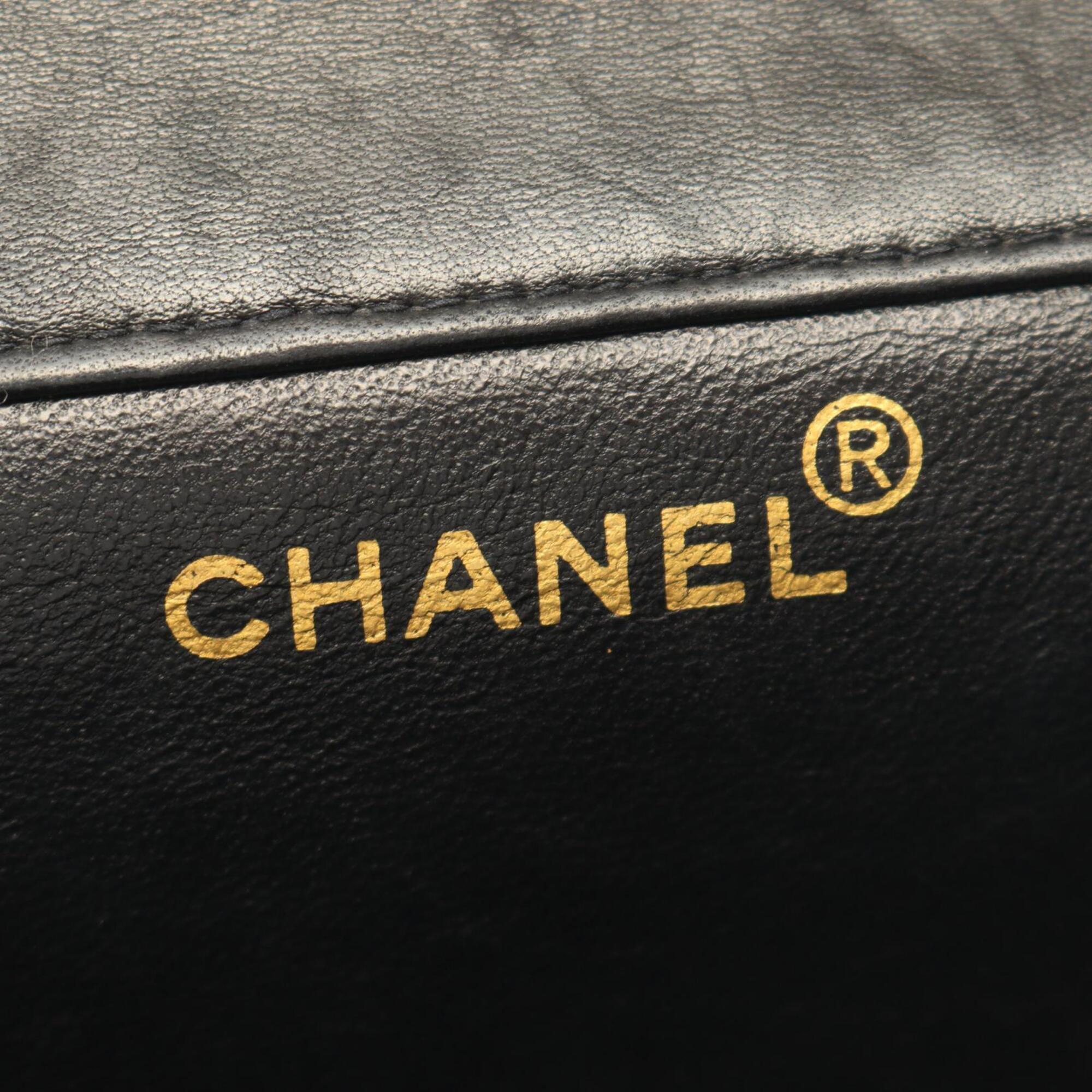 Chanel Matelasse Black Leather Handbag Shoulder Bag (Pre-Owned)