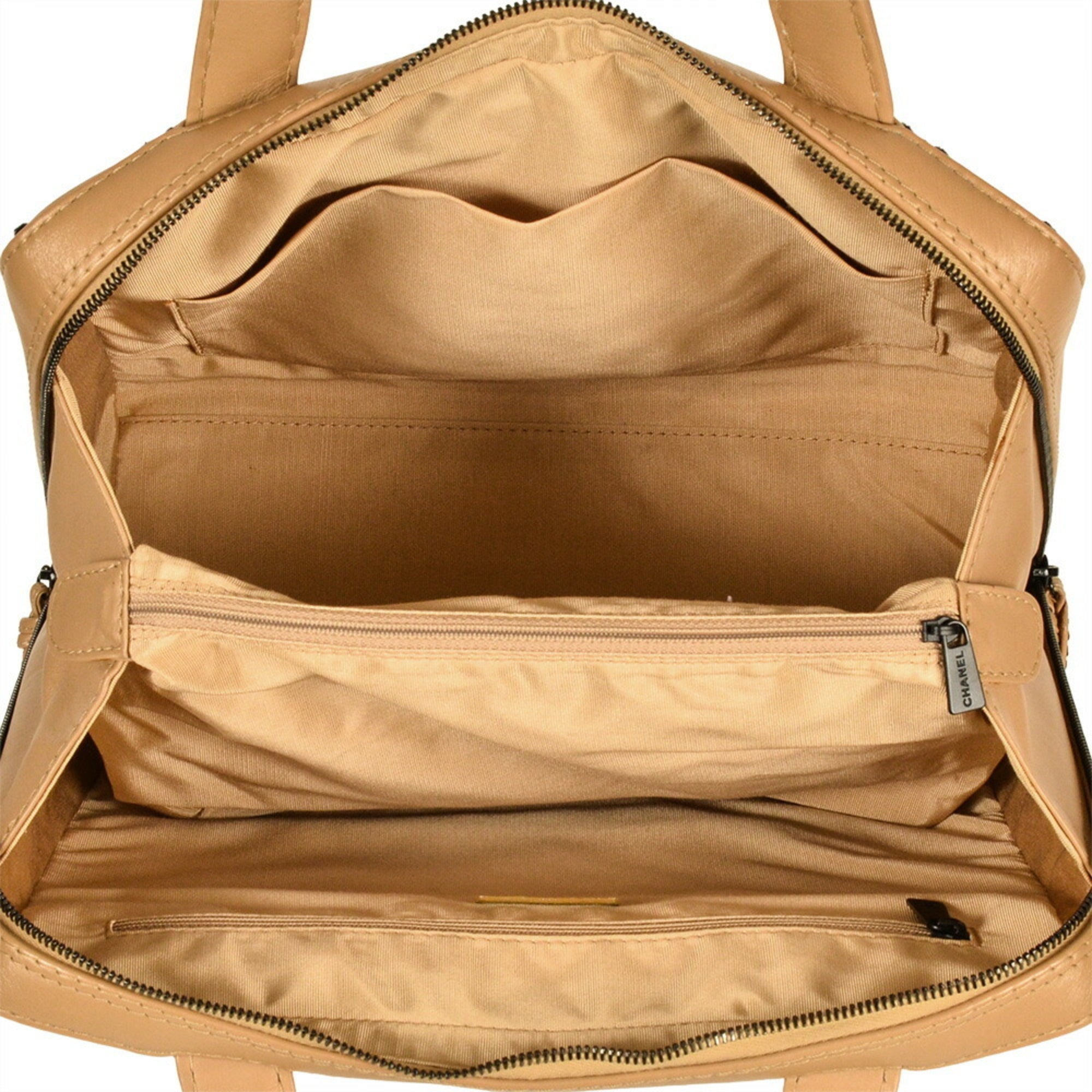 Chanel Wild Stitch Beige Leather Tote Bag (Pre-Owned)