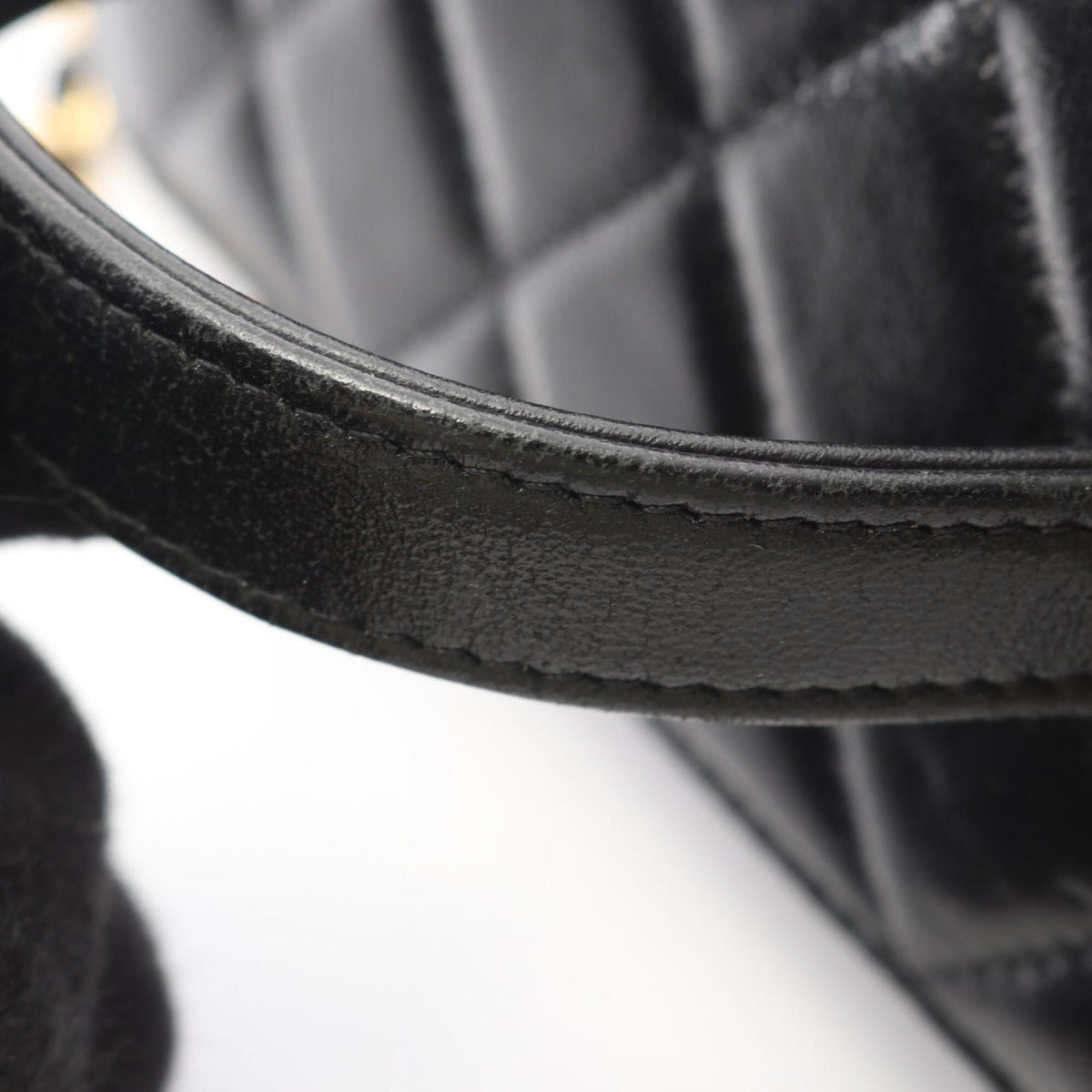 Chanel Black Grained Calfskin Handbag Shoulder Bag (Pre-Owned)