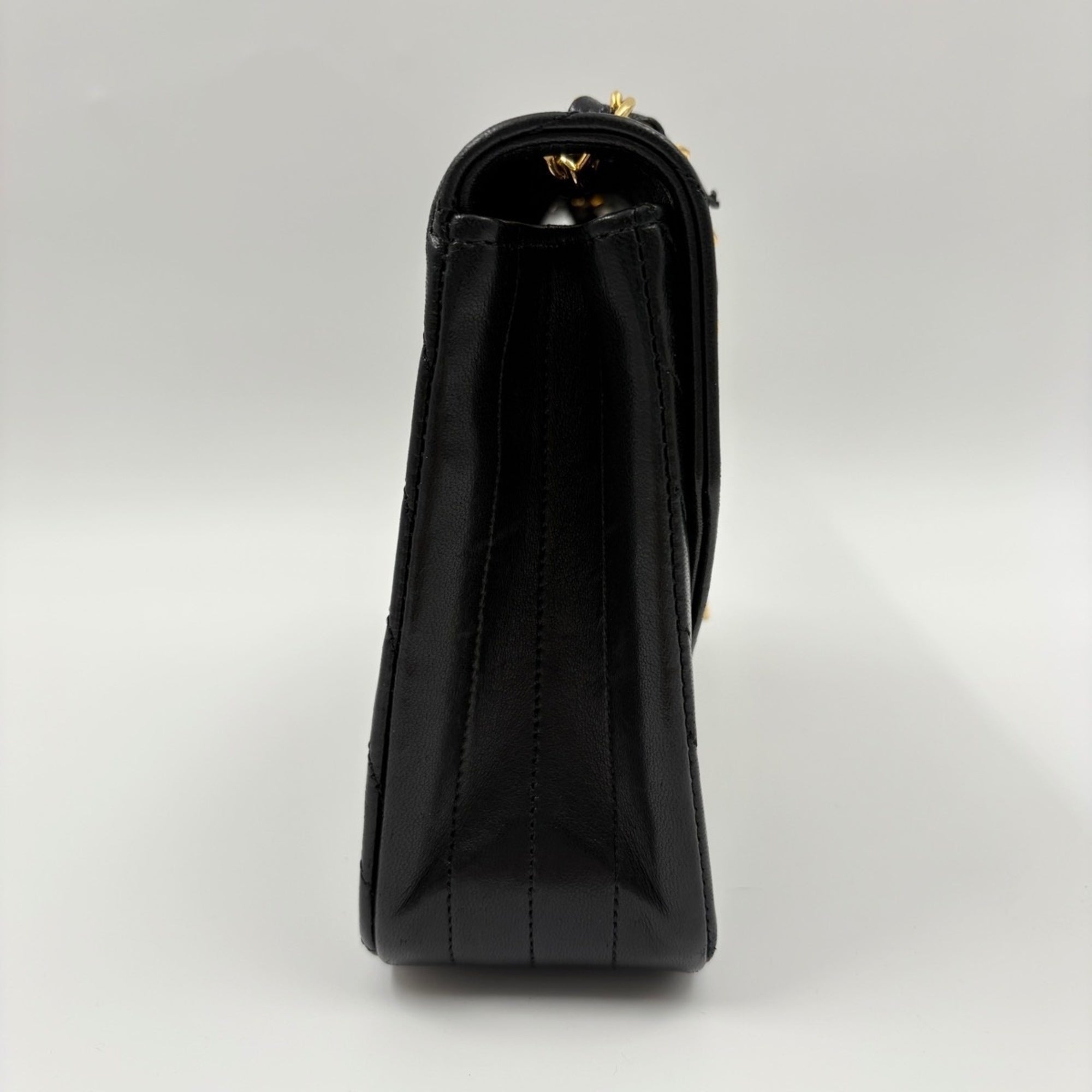 Chanel Black Handbag (Pre-Owned)