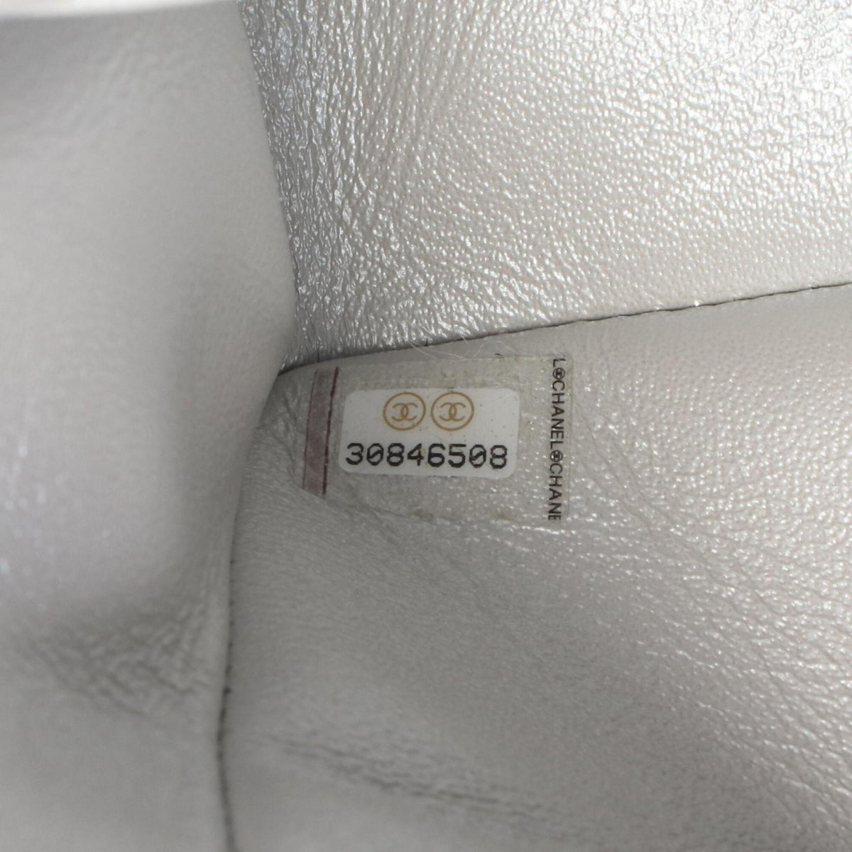 Chanel Silver Leather Handbag Shoulder Bag (Pre-Owned)