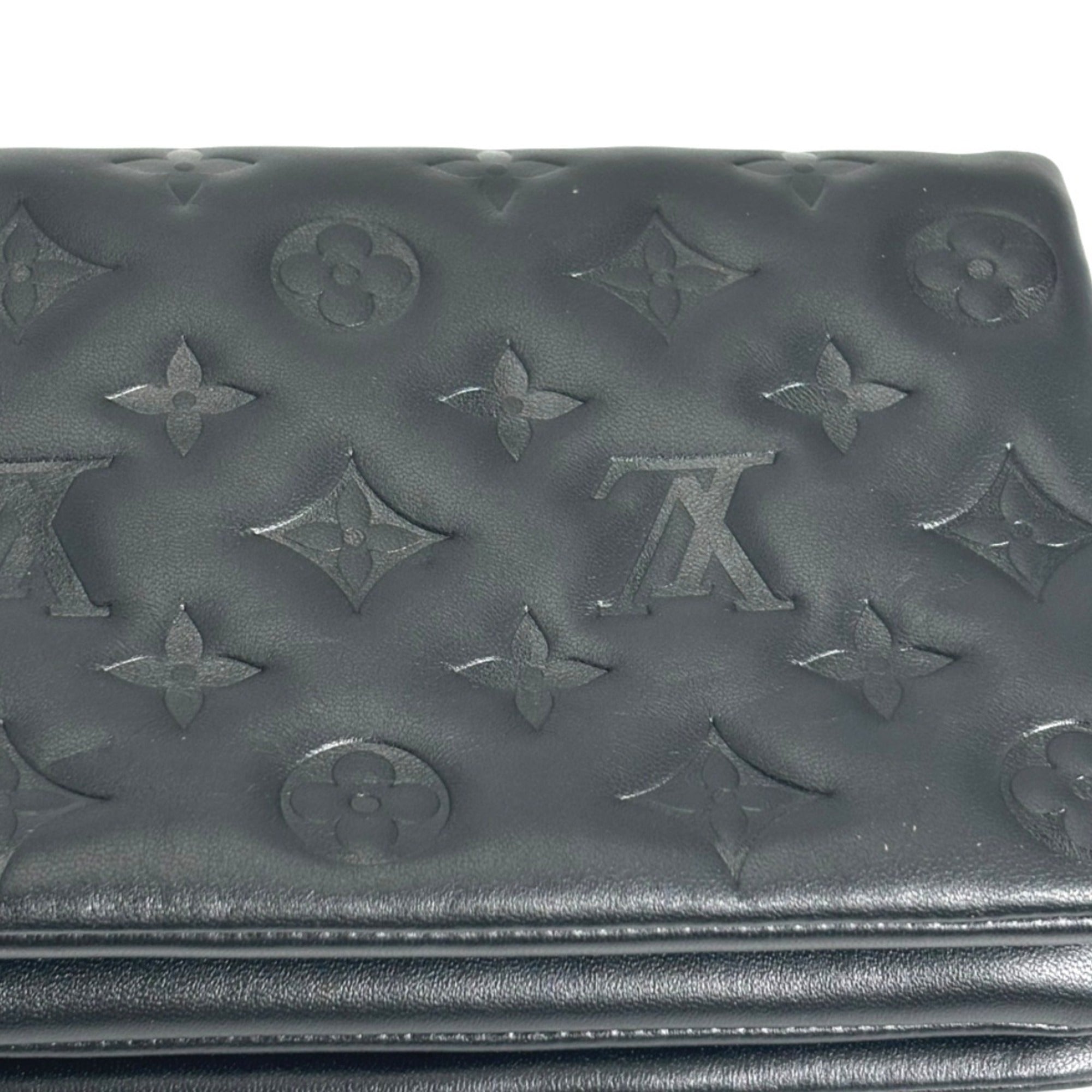Louis Vuitton Black Leather Pochette Shoulder Bag (Pre-Owned)