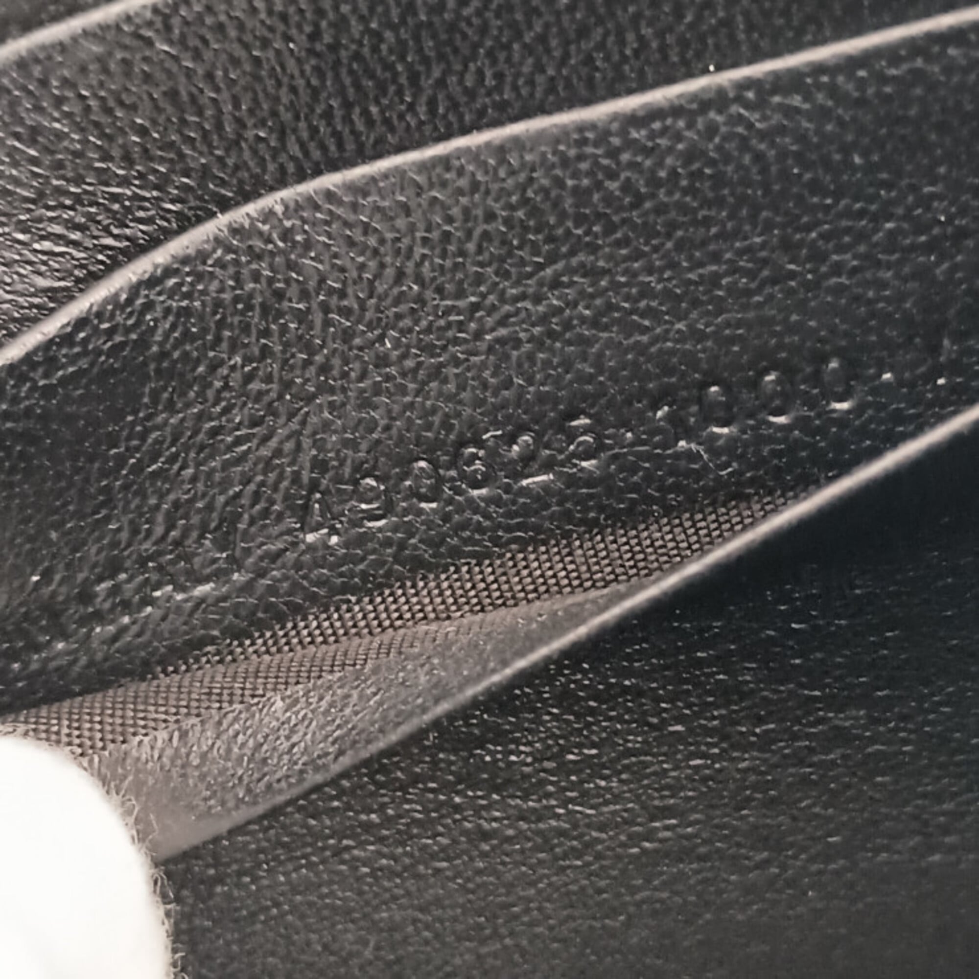 Balenciaga Black Leather Long Wallet (Bi-Fold) (Pre-Owned)