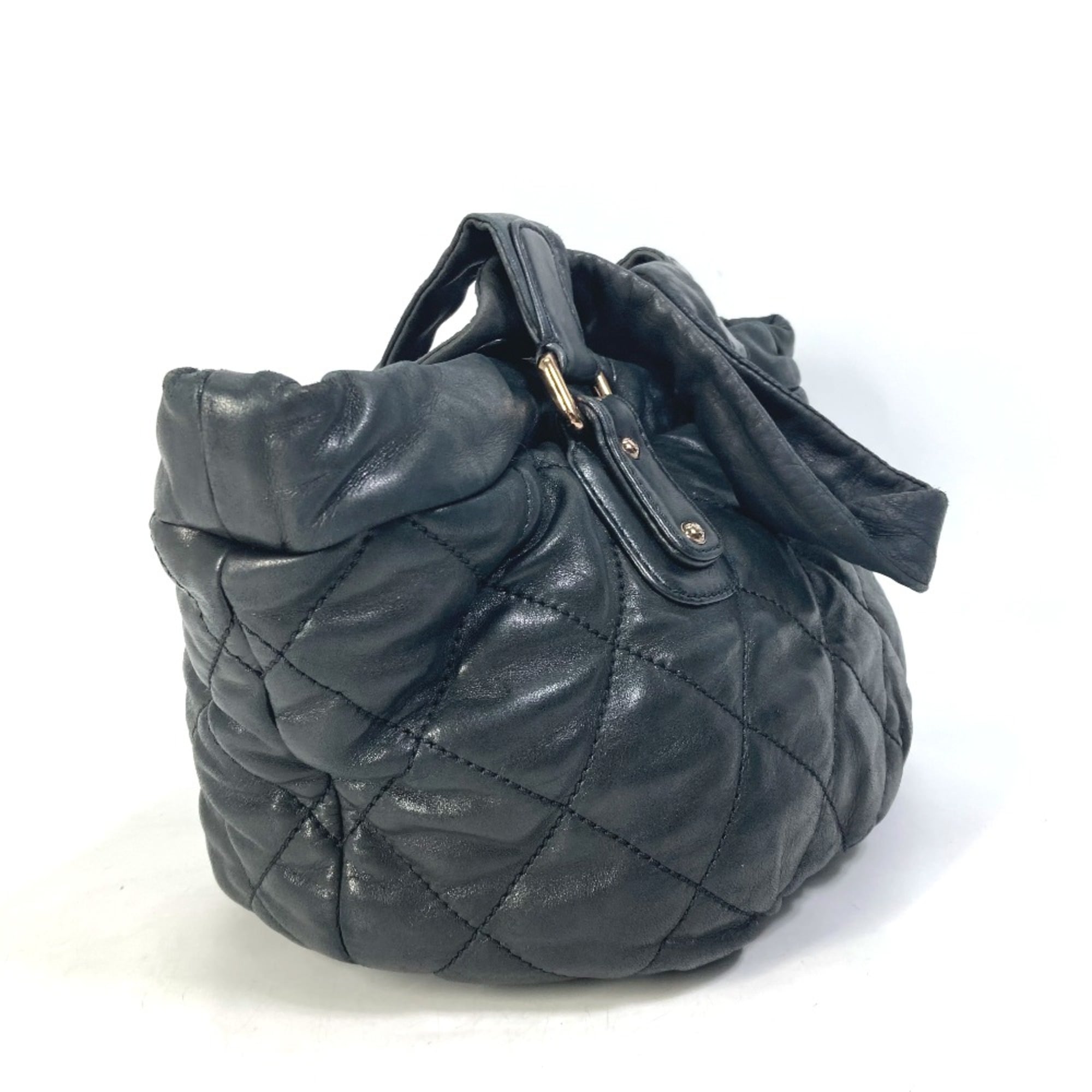 Chanel Black Leather Shoulder Bag (Pre-Owned)