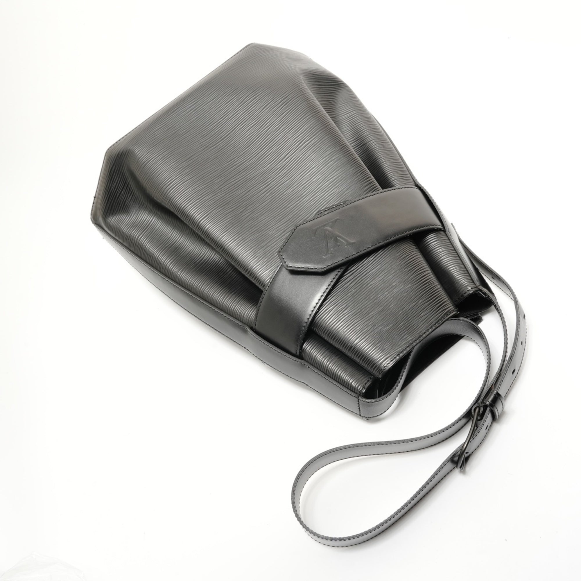Louis Vuitton Epi Black Epi Leather Shoulder Bag (Pre-Owned)