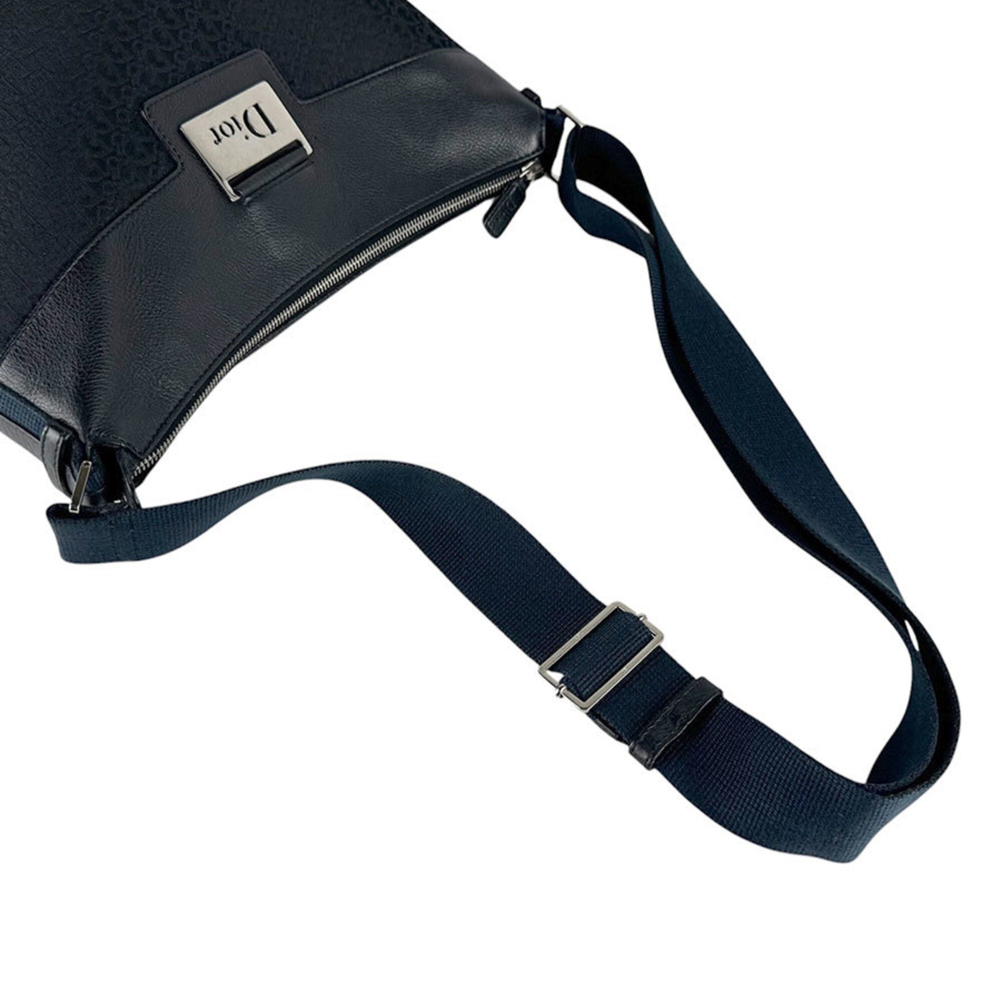 Christian Dior Black Nylon Canvas Shoulder Bag (Pre-Owned)