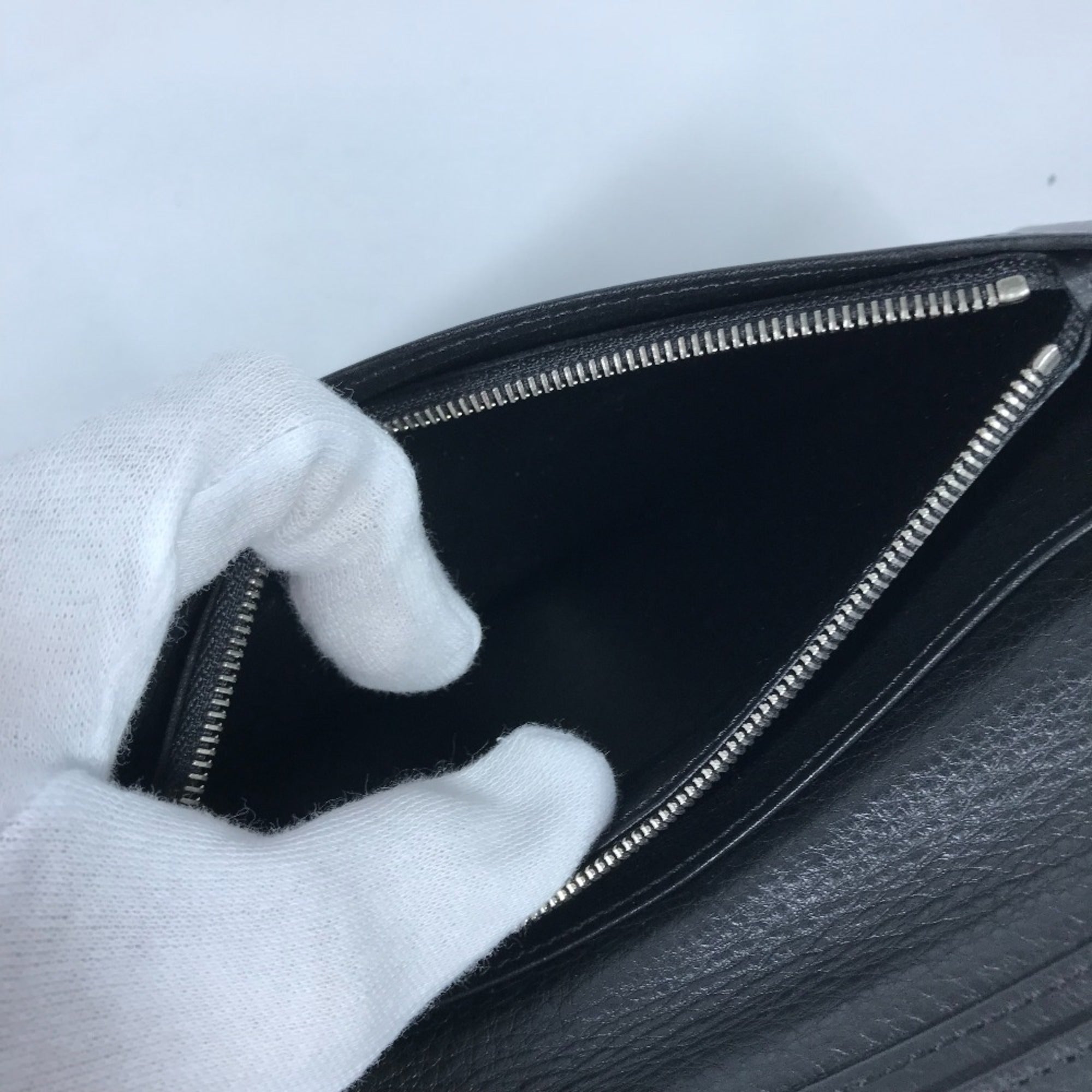 Louis Vuitton Black Leather Long Wallet (Bi-Fold) (Pre-Owned)