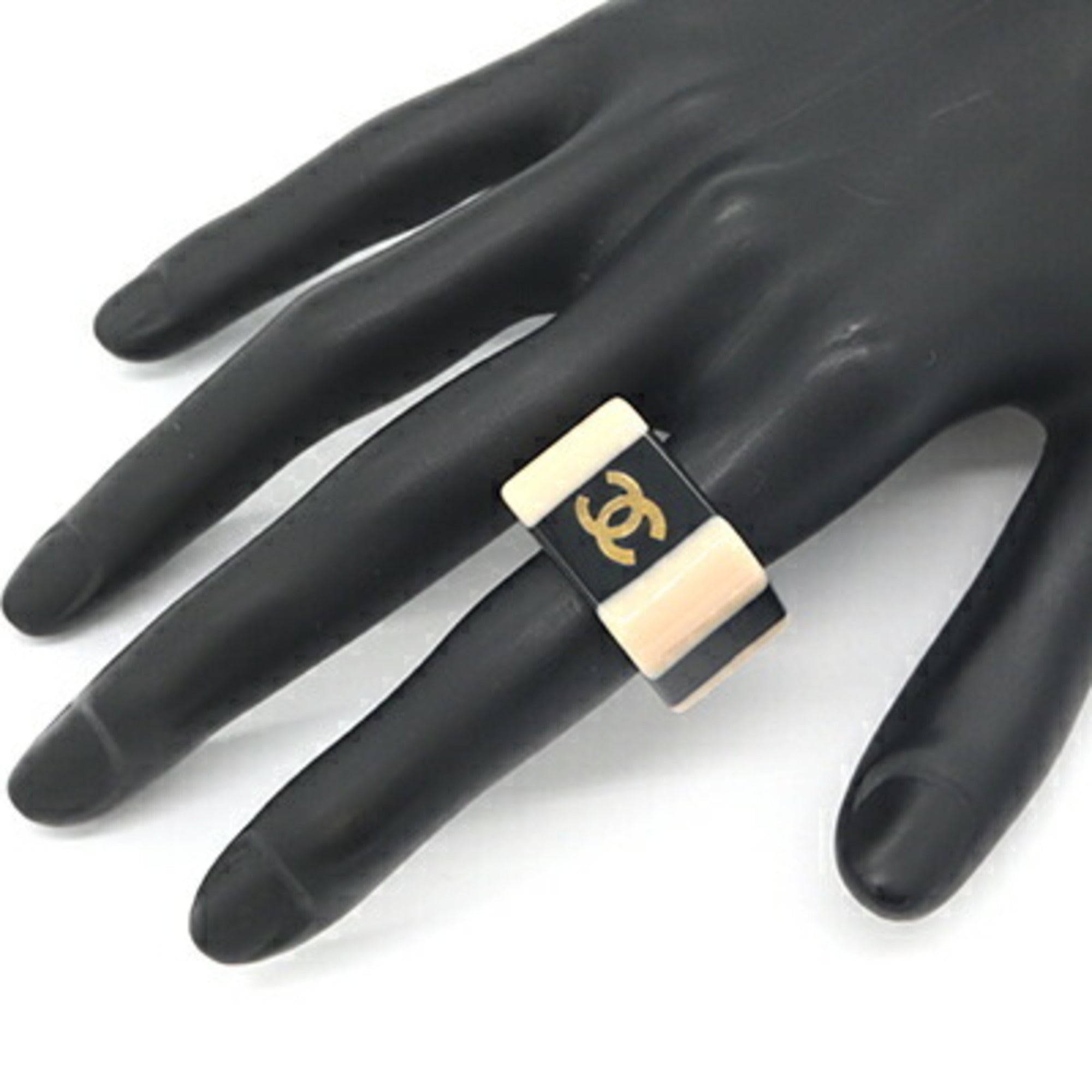 Chanel Black Pink Plastic Band Ring (Pre-Owned)
