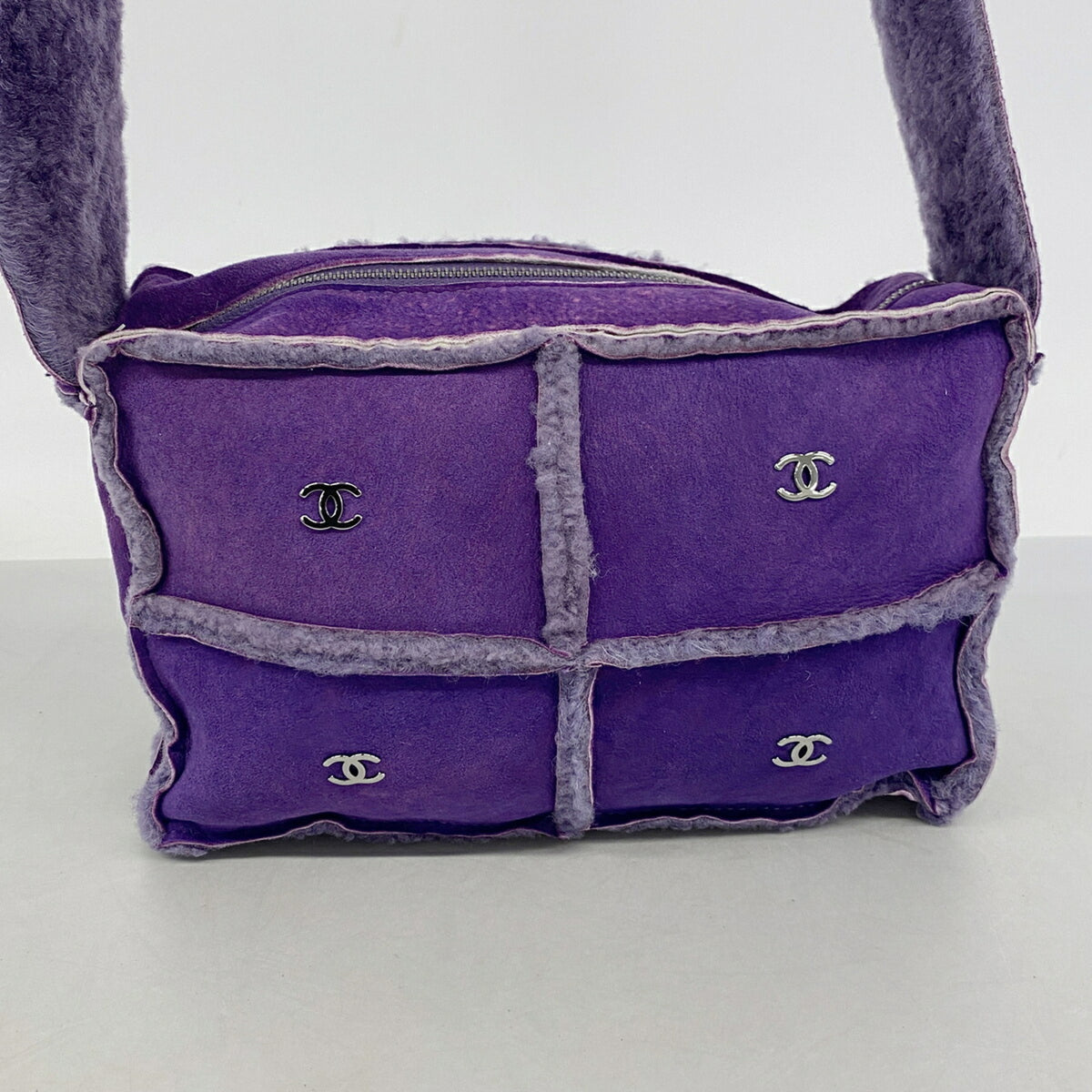 Chanel Purple Shoulder Bag (Pre-Owned)