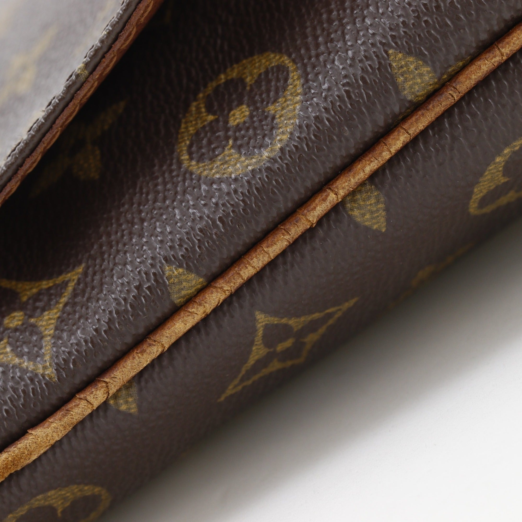 Louis Vuitton Brown Monogram Monogram Shoulder Bag (Pre-Owned)