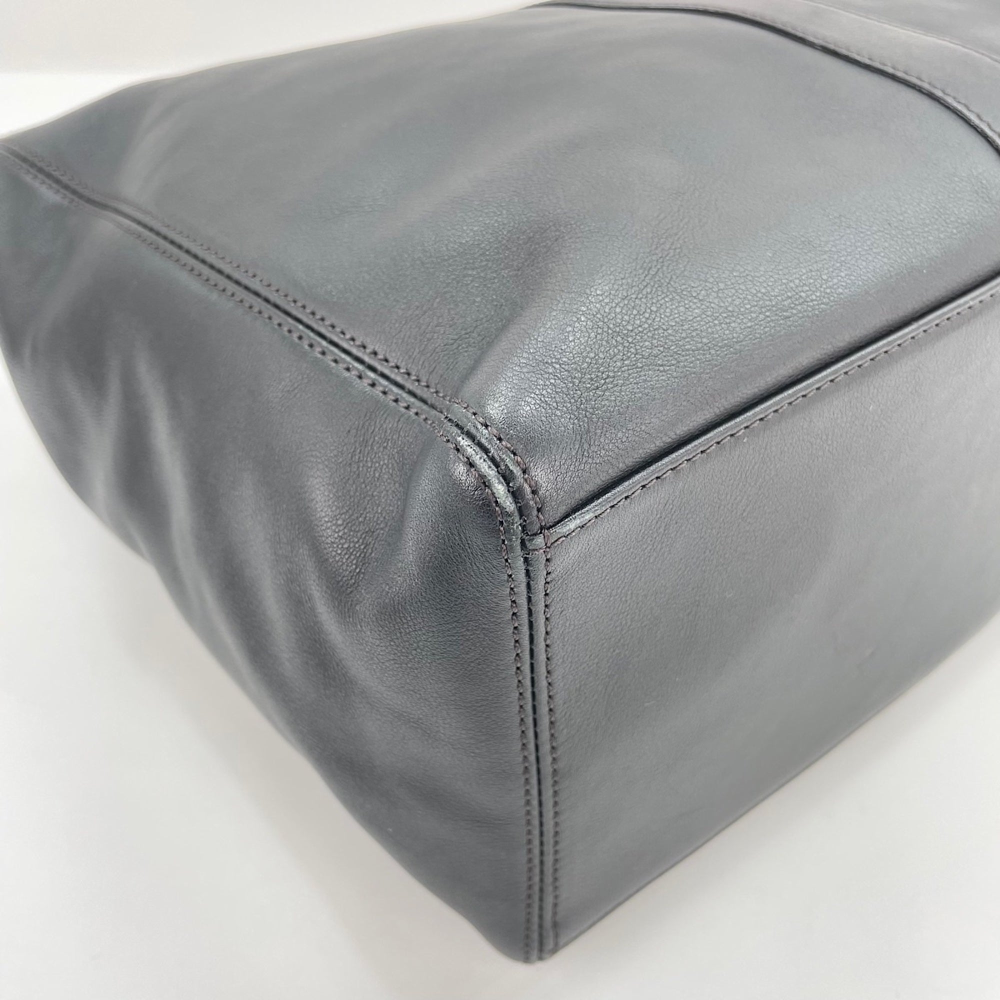 Chanel Black Tote Bag (Pre-Owned)