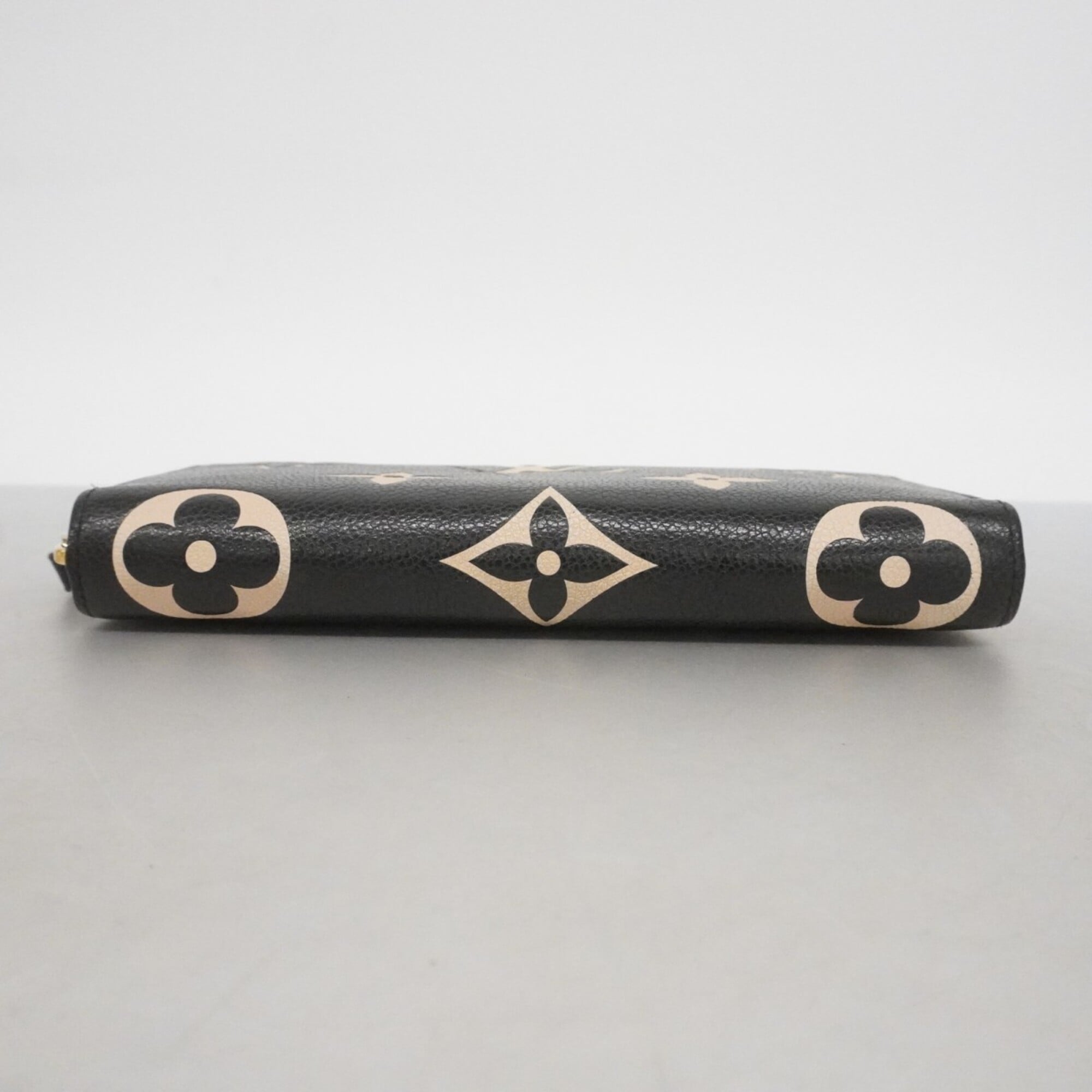 Louis Vuitton Beige Black Long Wallet (Bi-Fold) (Pre-Owned)