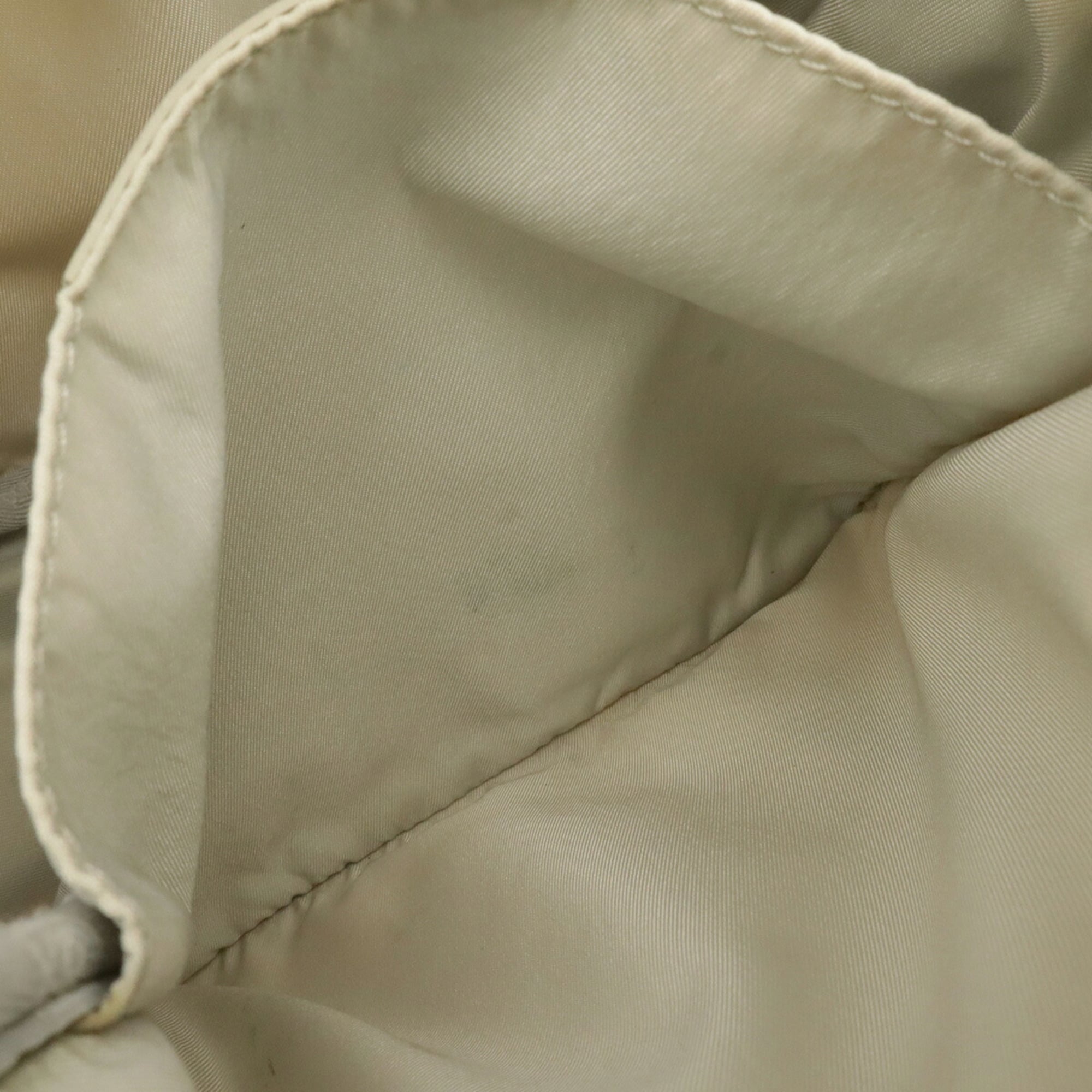 Chanel White Coated Canvas Pochette Shoulder Bag (Pre-Owned)
