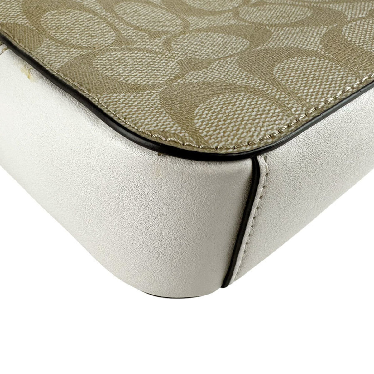 Coach Beige Ivory Leather Shoulder Bag (Pre-Owned)