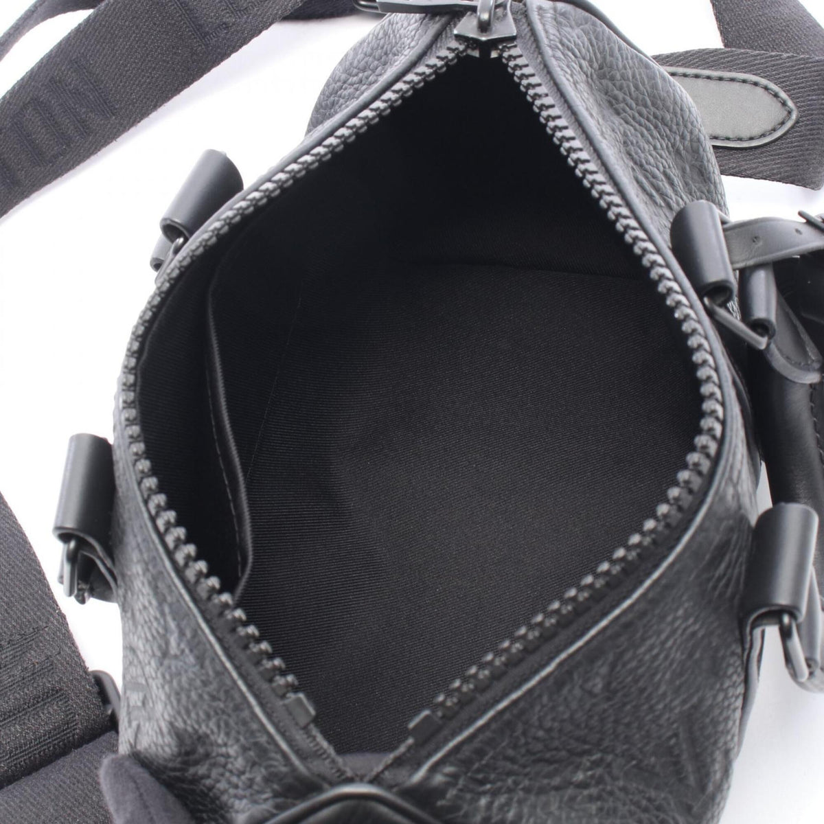 Louis Vuitton Black Leather Handbag (Pre-Owned)