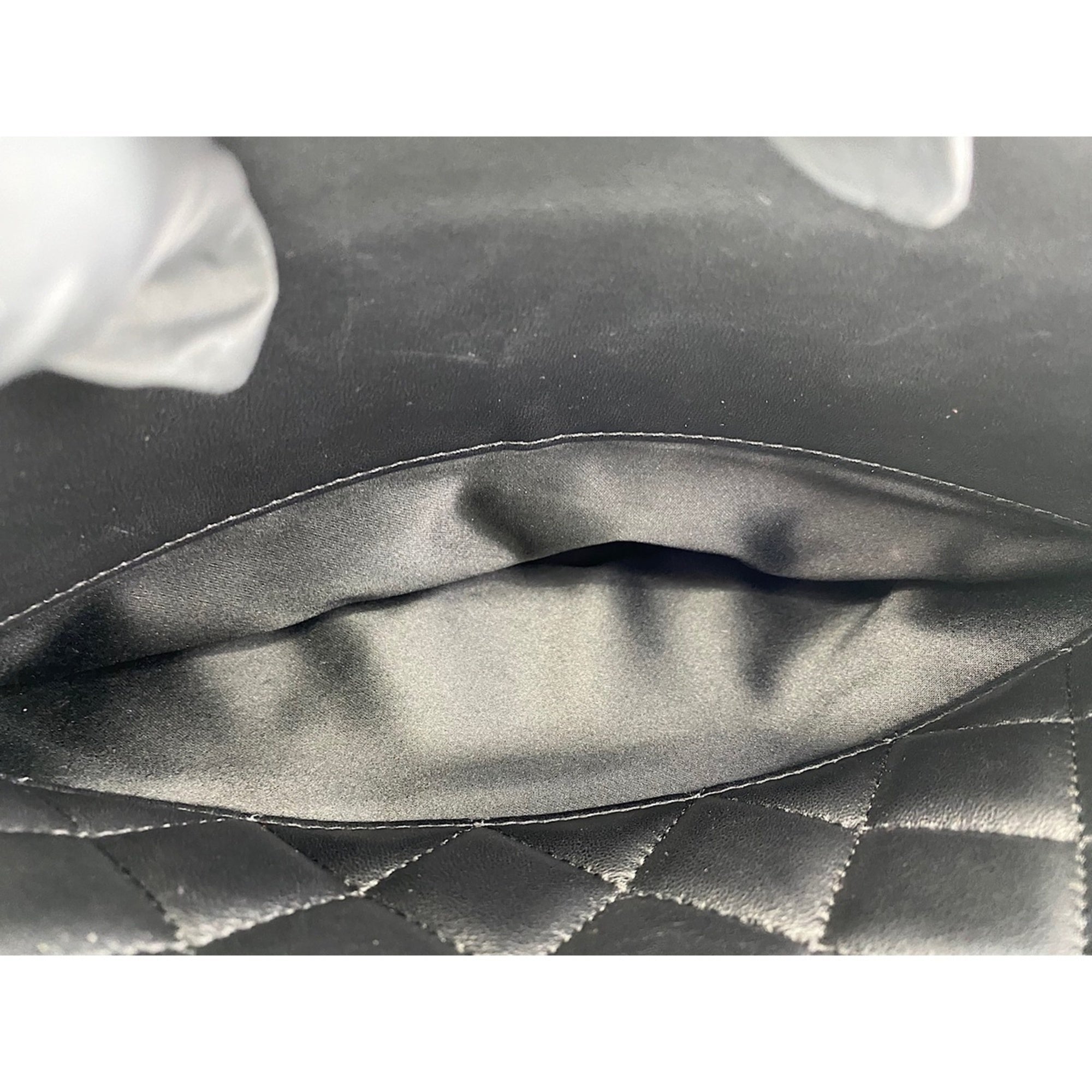 Chanel Black Shoulder Bag (Pre-Owned)