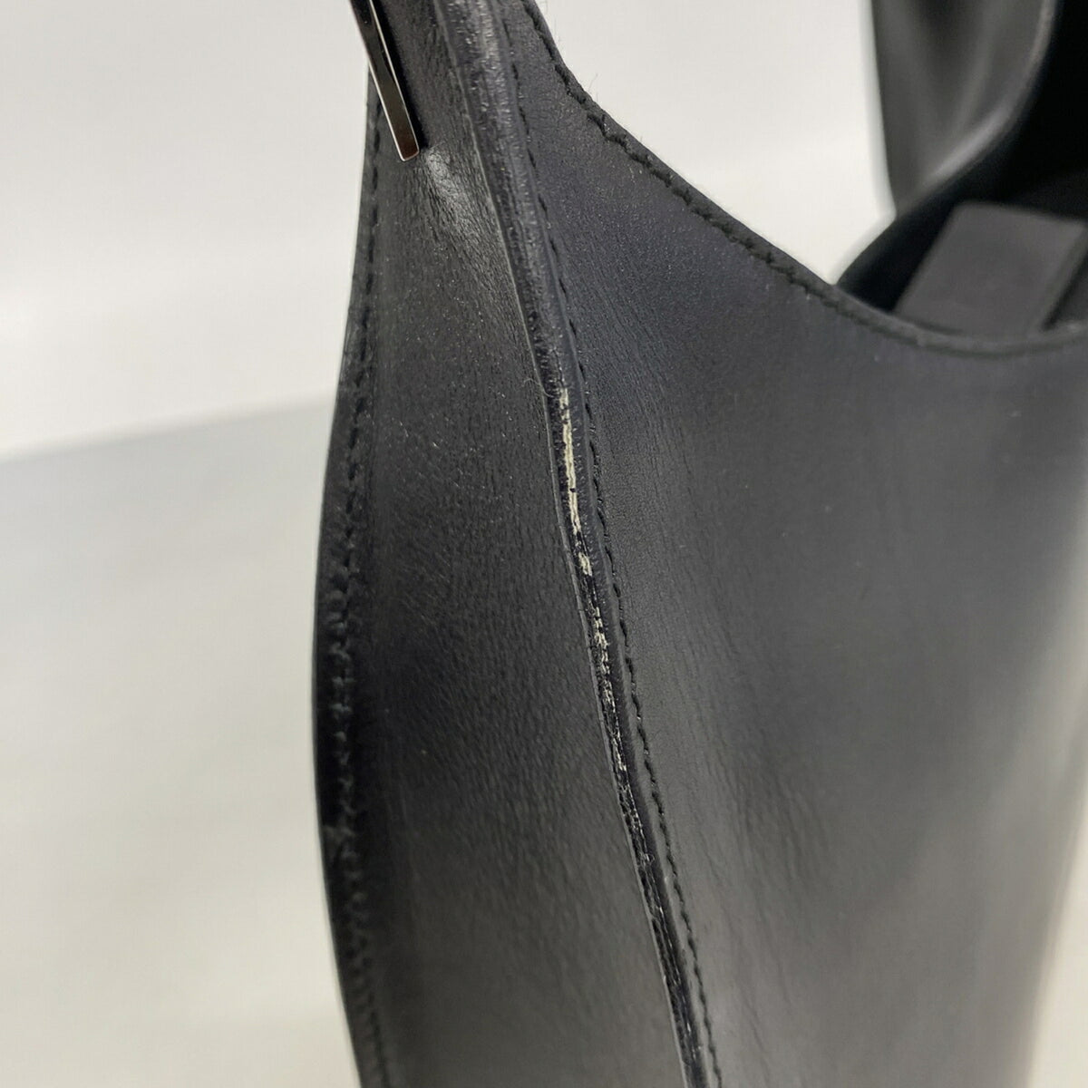 Gucci Black Leather Shoulder Bag (Pre-Owned)