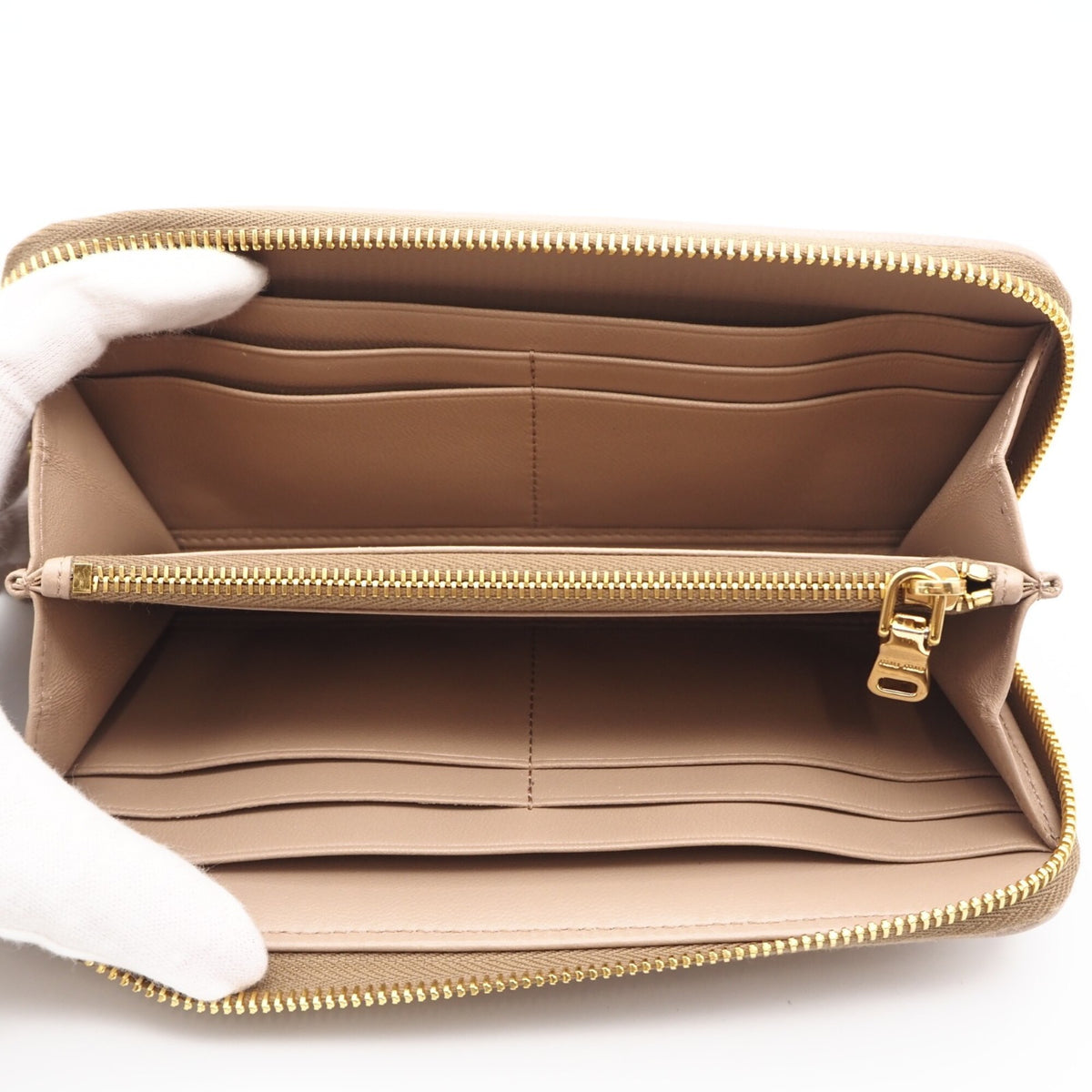 Miu Miu Matelasse Pink Beige Leather Long Wallet (Bi-Fold) (Pre-Owned)