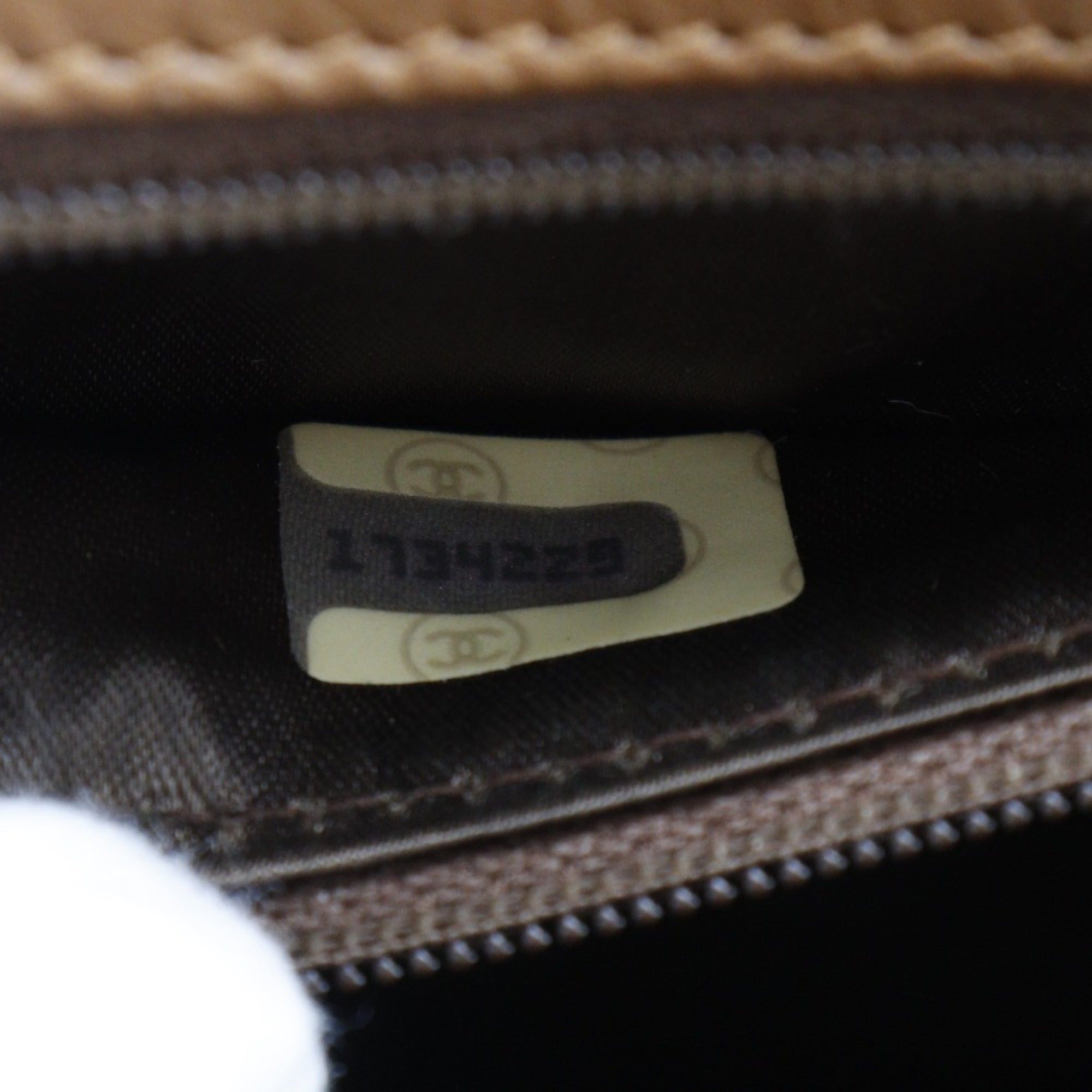 Chanel Beige Leather Handbag (Pre-Owned)