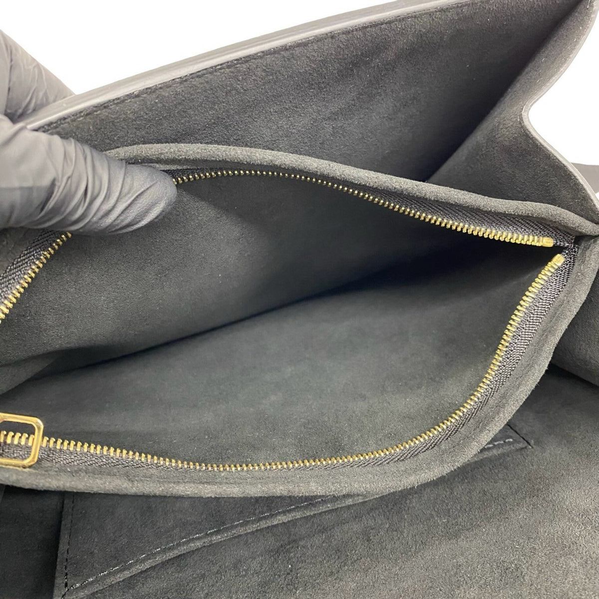 Louis Vuitton Black Leather Pochette Shoulder Bag (Pre-Owned)