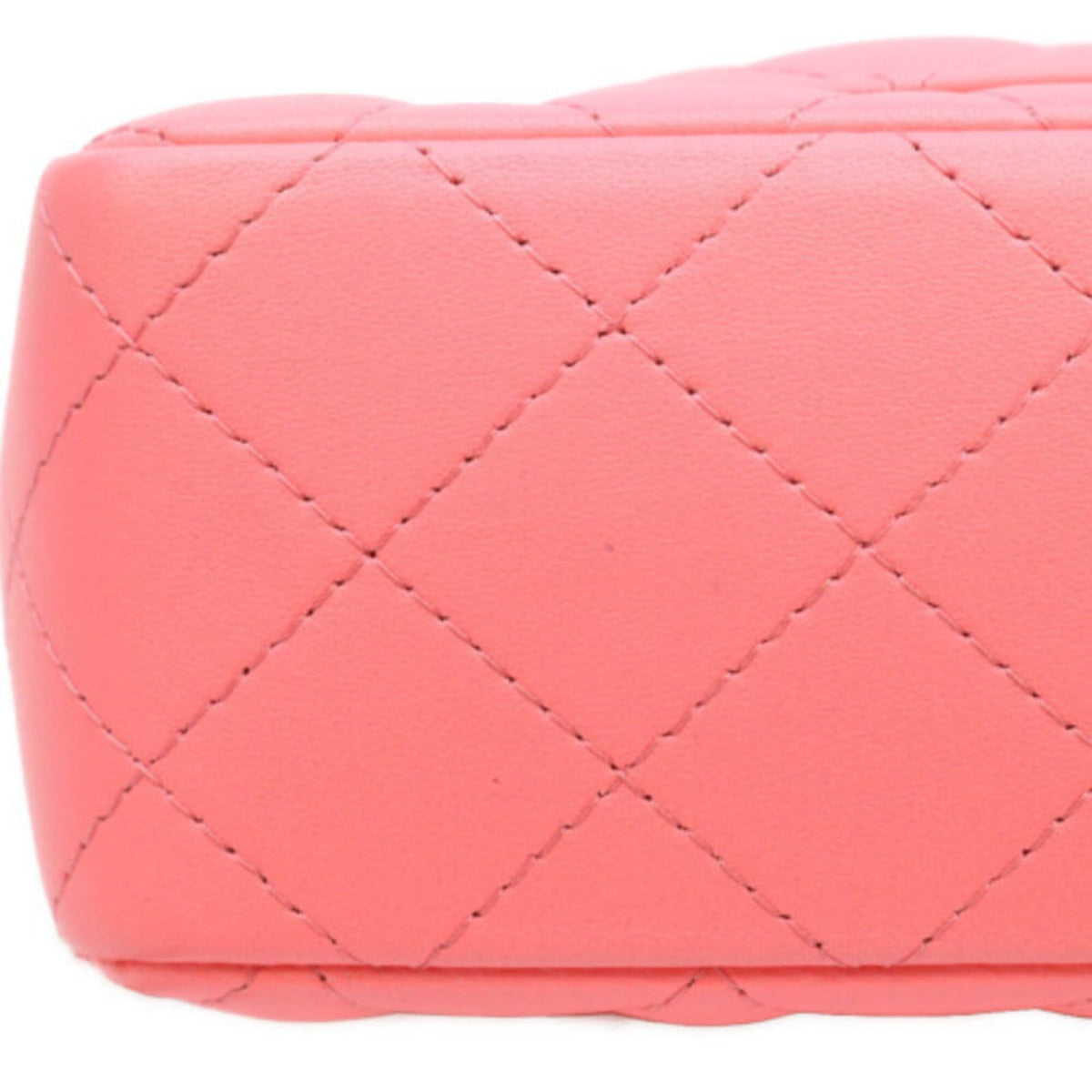 Chanel Pink Leather Shoulder Bag (Pre-Owned)