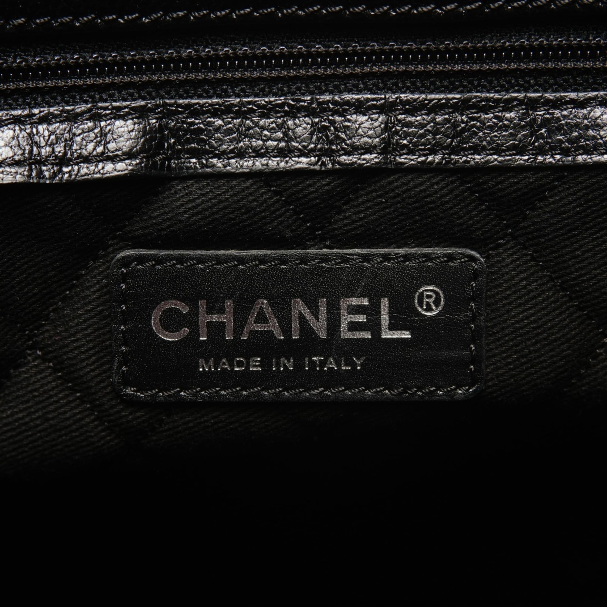 Chanel Black Leather Tote Bag (Pre-Owned)