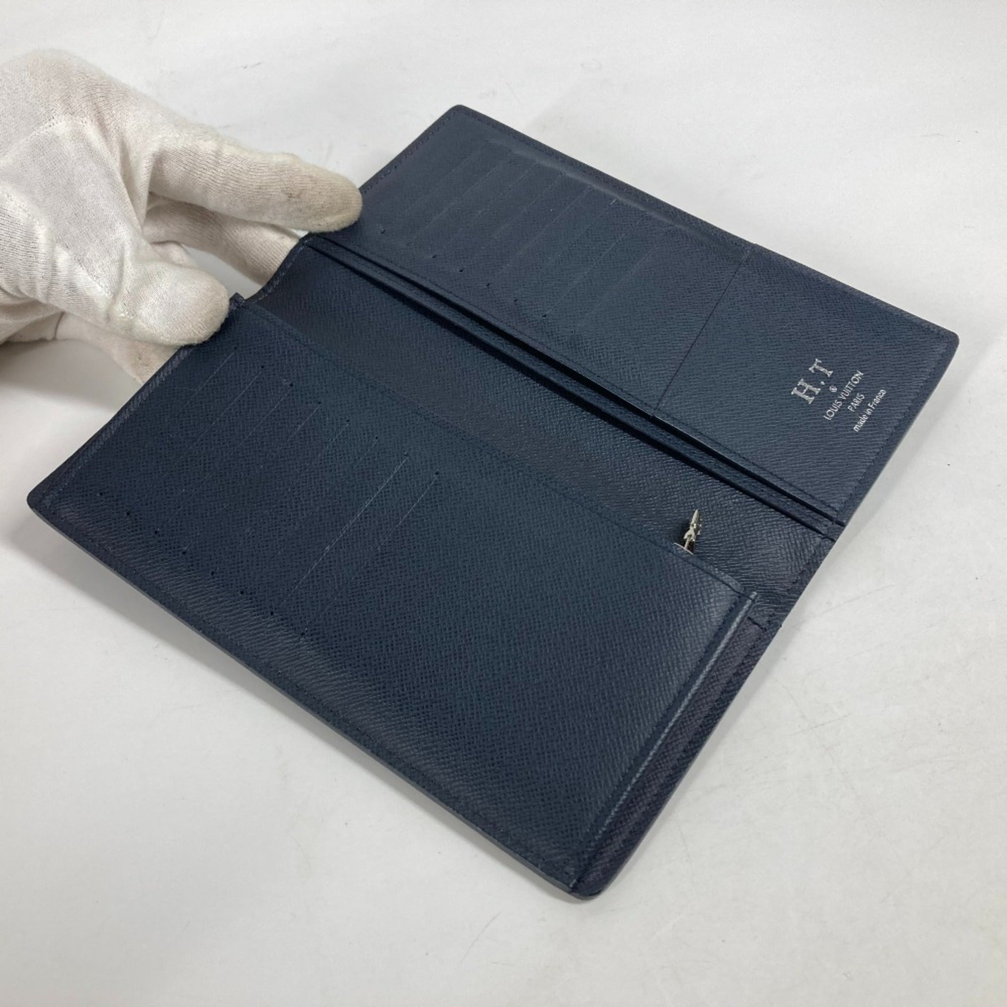 Louis Vuitton Navy Blue Taiga Leather Long Wallet (Bi-Fold) (Pre-Owned)