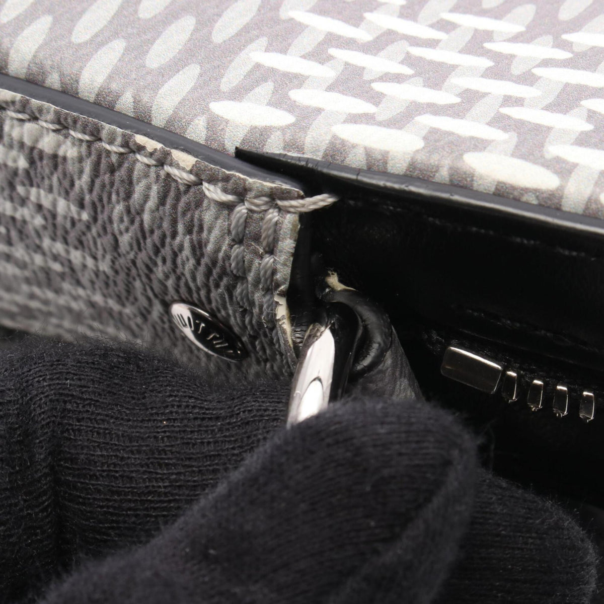 Louis Vuitton Gray White Coated Canvas Leather Handbag Shoulder Bag (Pre-Owned)