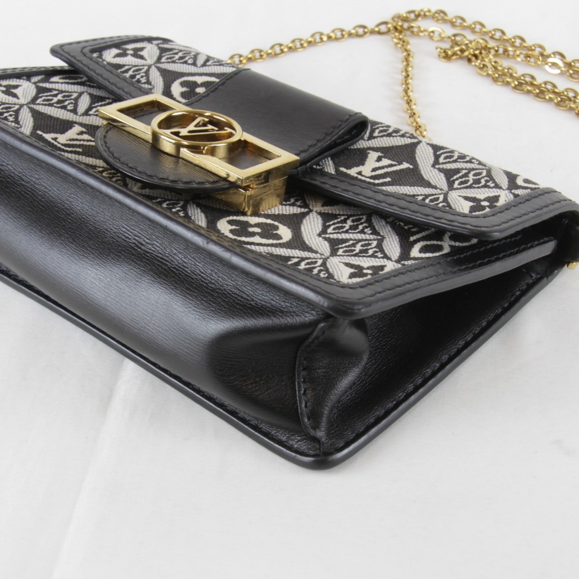 Louis Vuitton Black Canvas Leather Shoulder Bag (Pre-Owned)