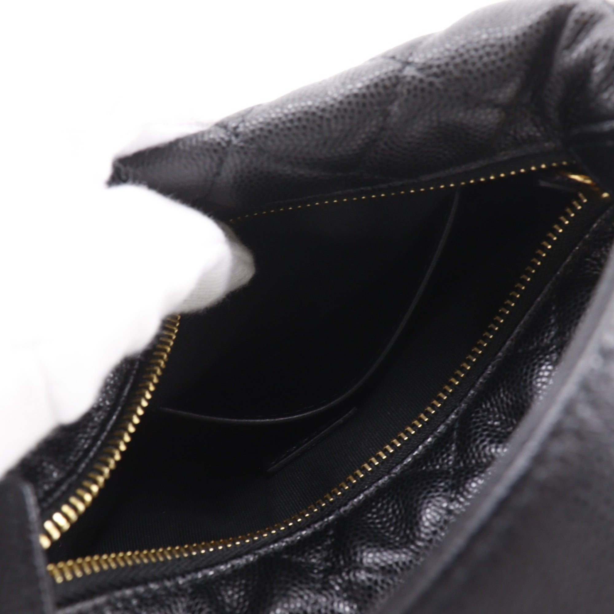 Chanel Matelasse Black Grained Calfskin Handbag (Pre-Owned)