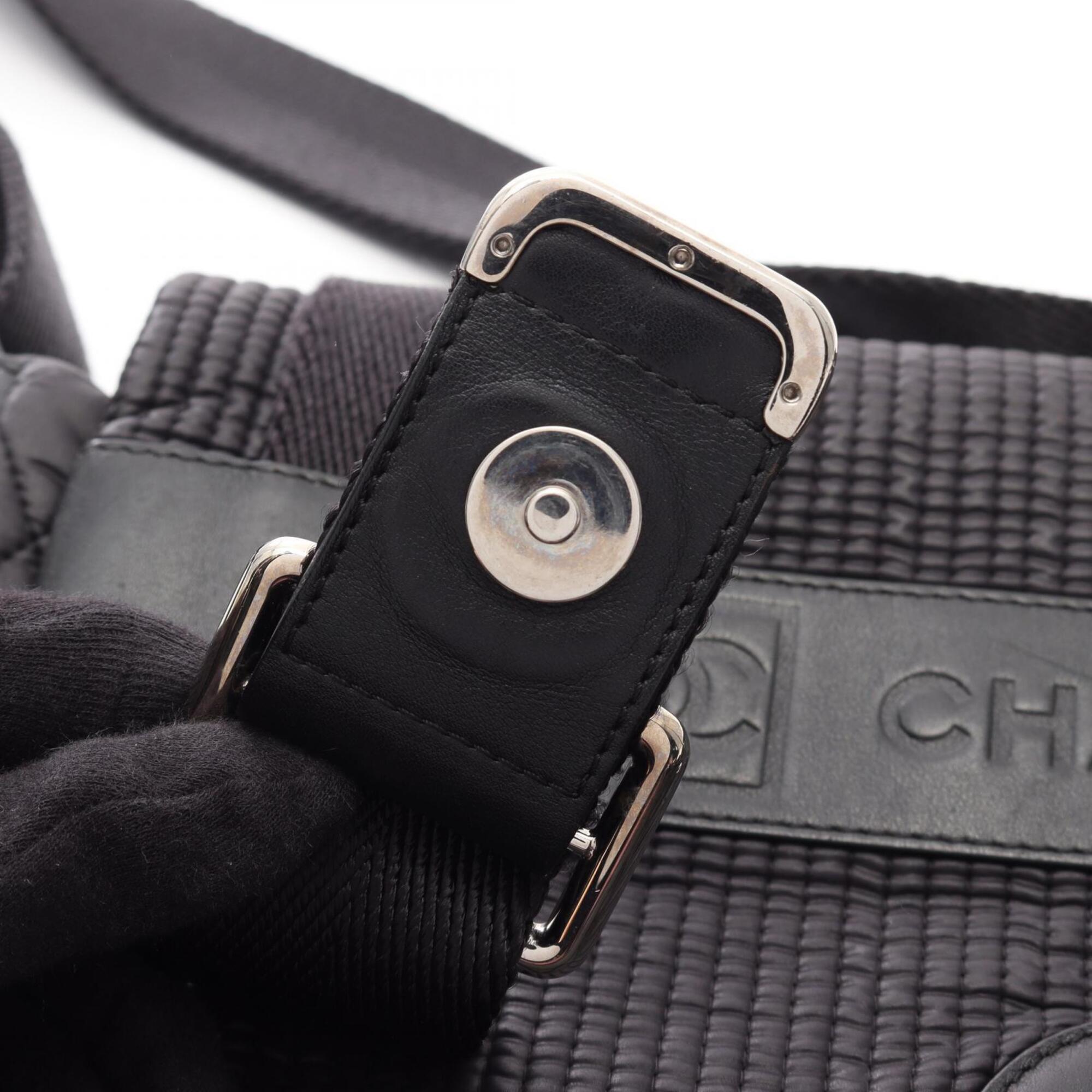 Chanel Black Nylon Leather Handbag Shoulder Bag (Pre-Owned)