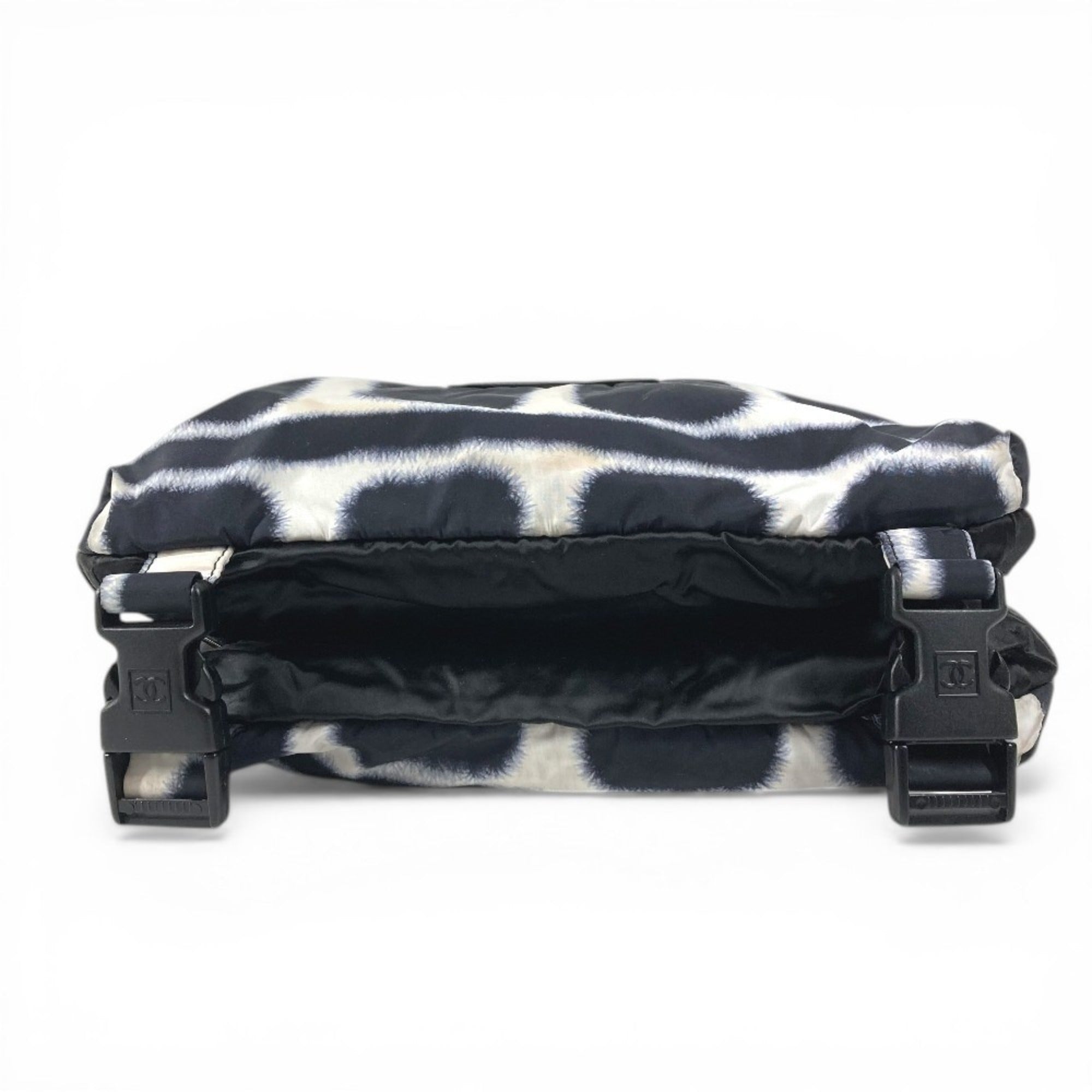 Chanel Sport Black White Nylon Shoulder Bag (Pre-Owned)